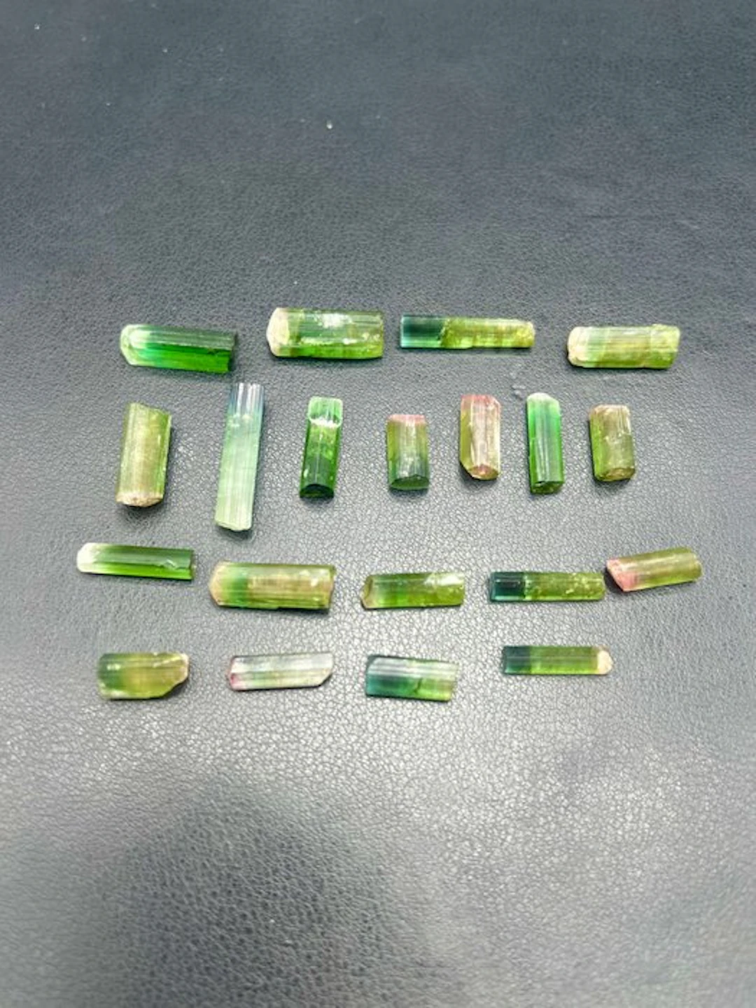 Bicolour tourmaline Crystals - Height: 12 mm - Width: 5 mm- 18 g - (1)