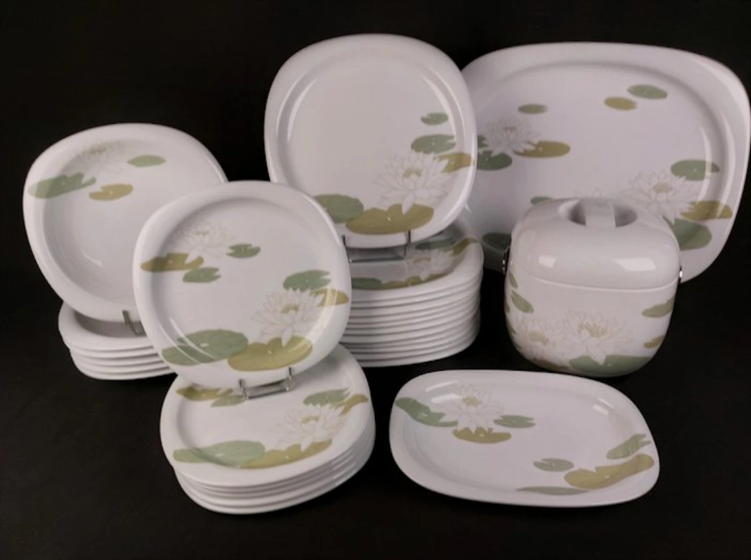 Rosenthal - Timo Sarpaneva - Table service (27) - Porcelain - Water lily decor
