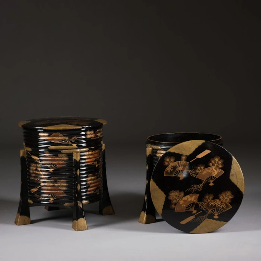 Pair of hokai 行器 (covered portable food containers) - Lacquered wood
