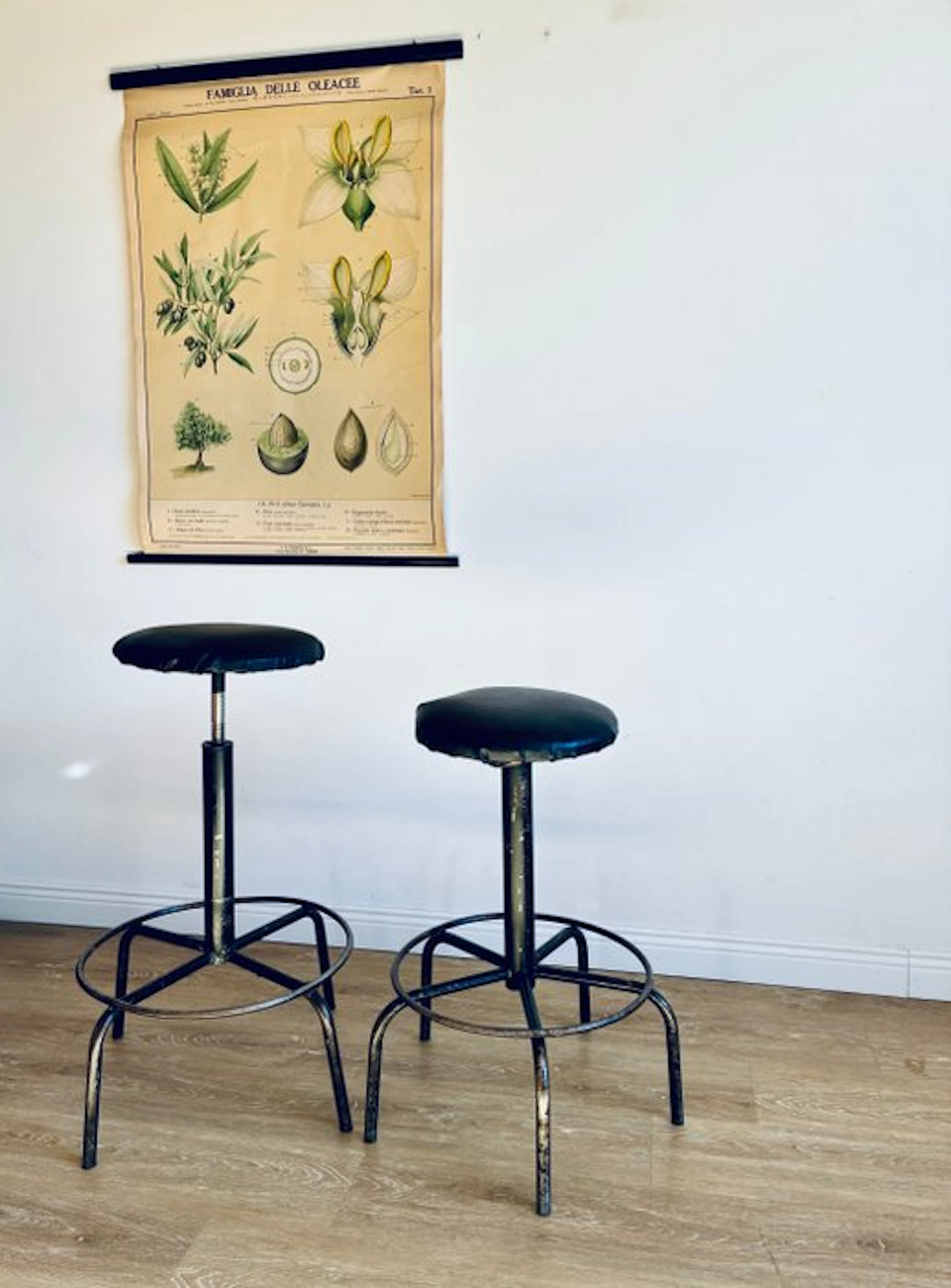 Stool (2) - Iron, Faux fur, Steel - Goldsmith Workshop