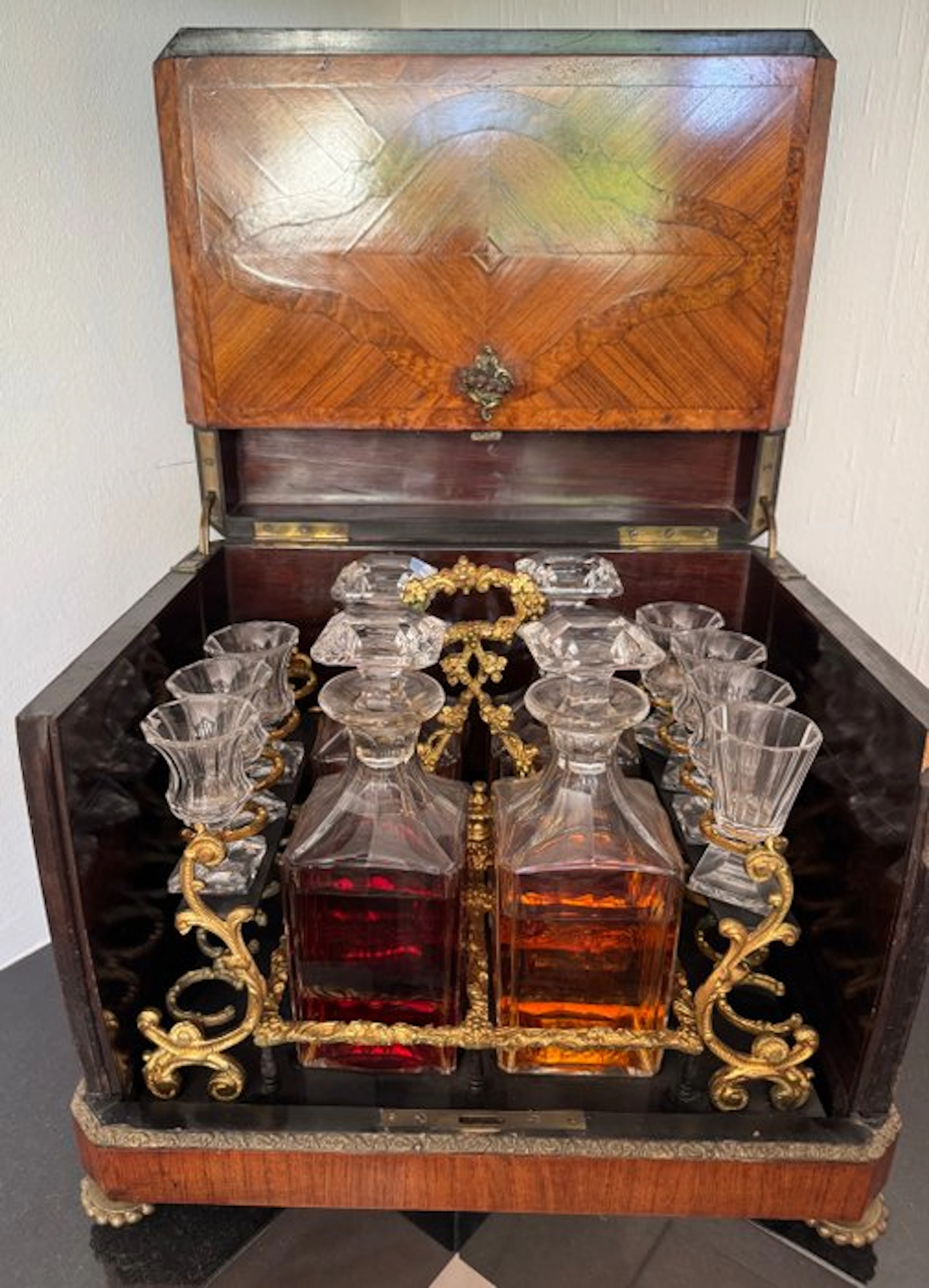Französischer Hersteller - unbekannt - Liquor cabinet (11) - Wood