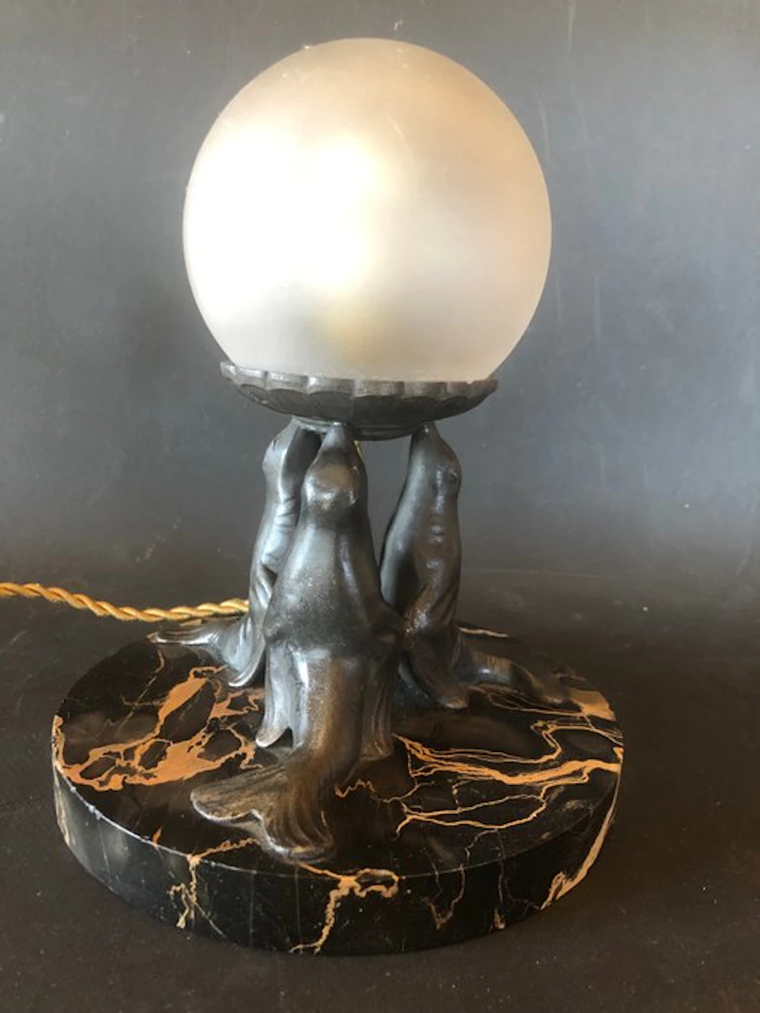 L. Carvin - Table lamp - bearer