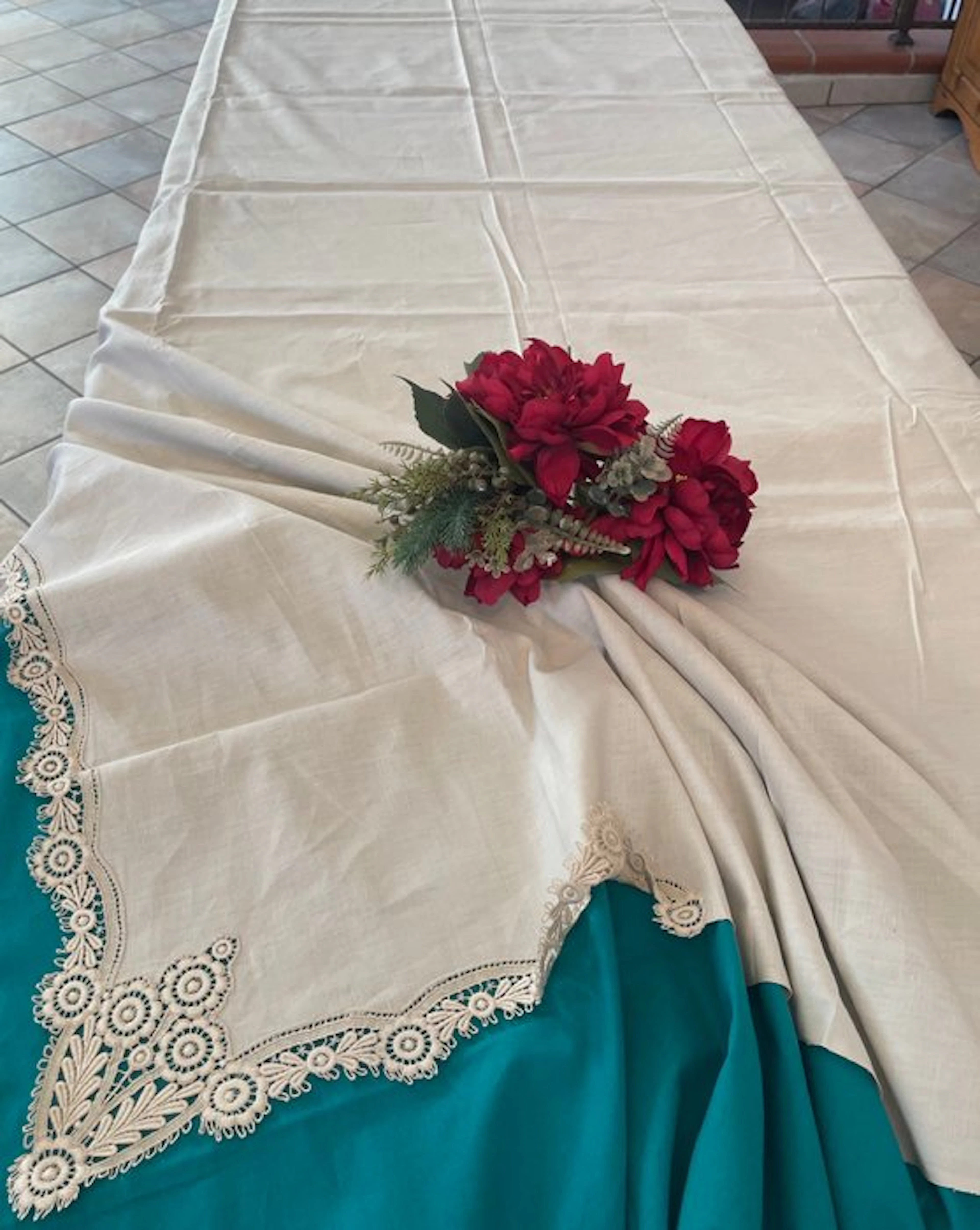 Paoletti - bedspread or sheet embellished with lacework...