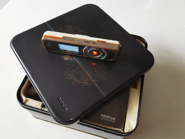Nokia Nokia 7380 - Mobile phone (1) - In original box