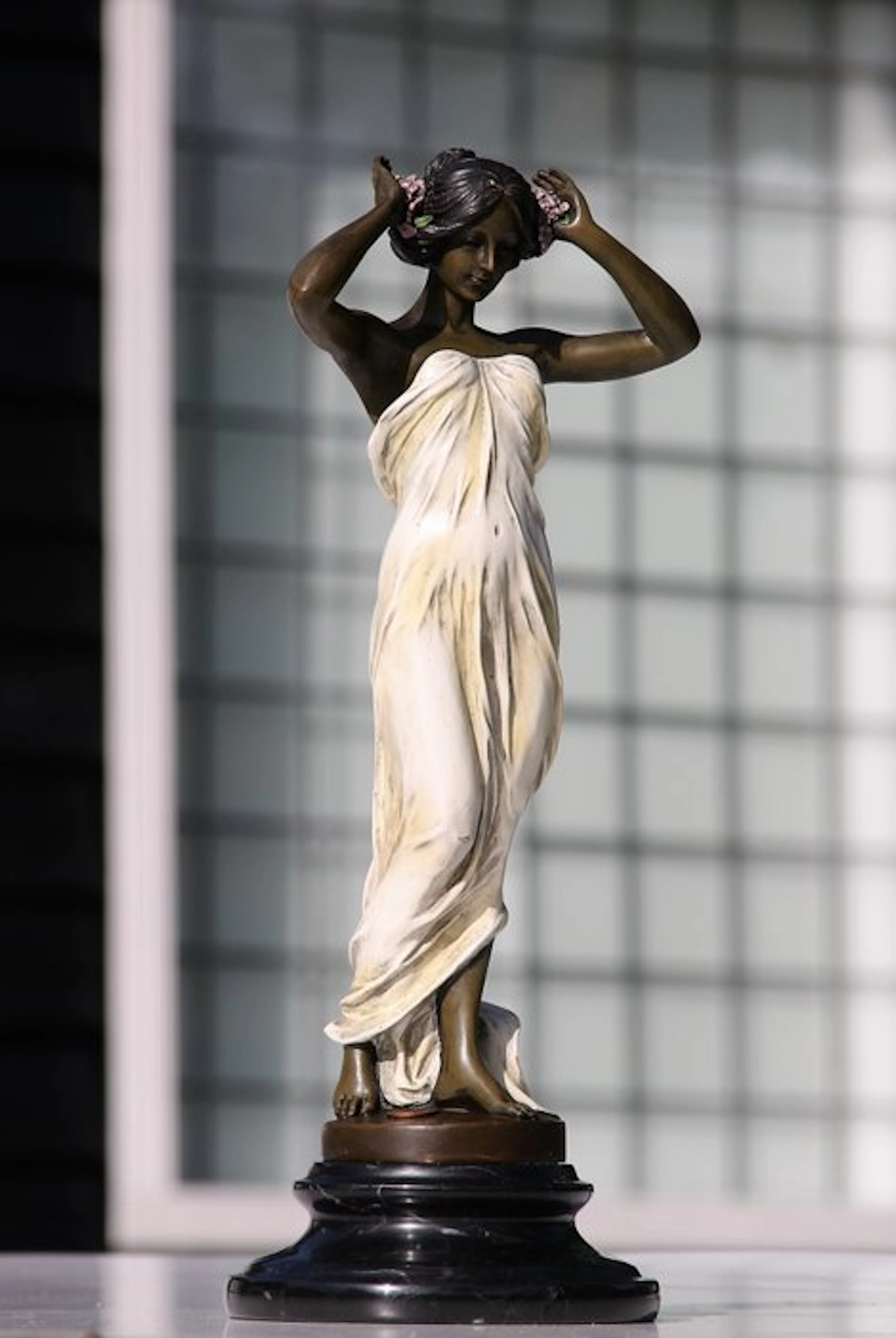 Statue, lady hair - 35 cm - bronze marble