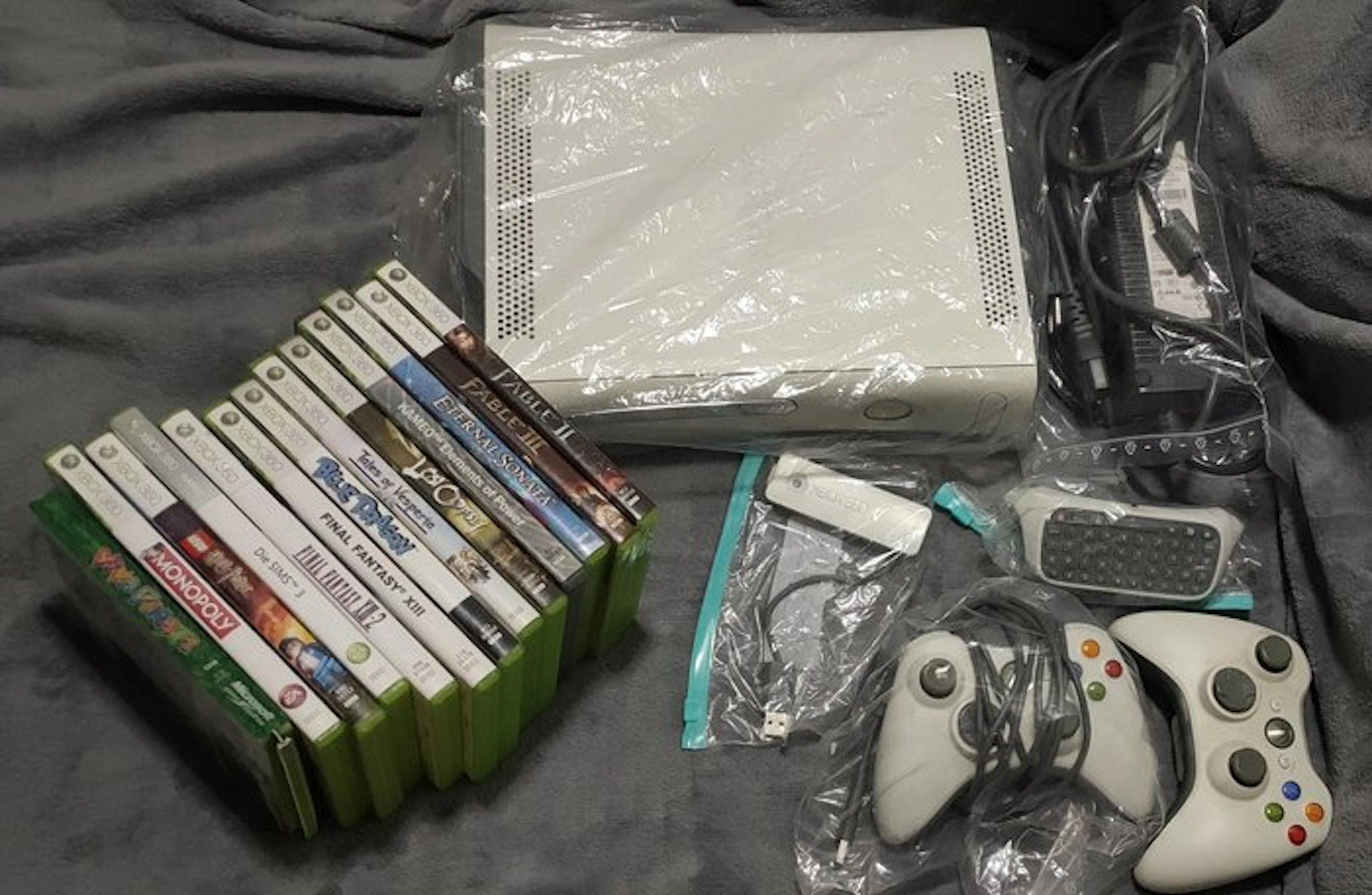 Microsoft - Xbox 360 - Xbox 360 - Video game console + games