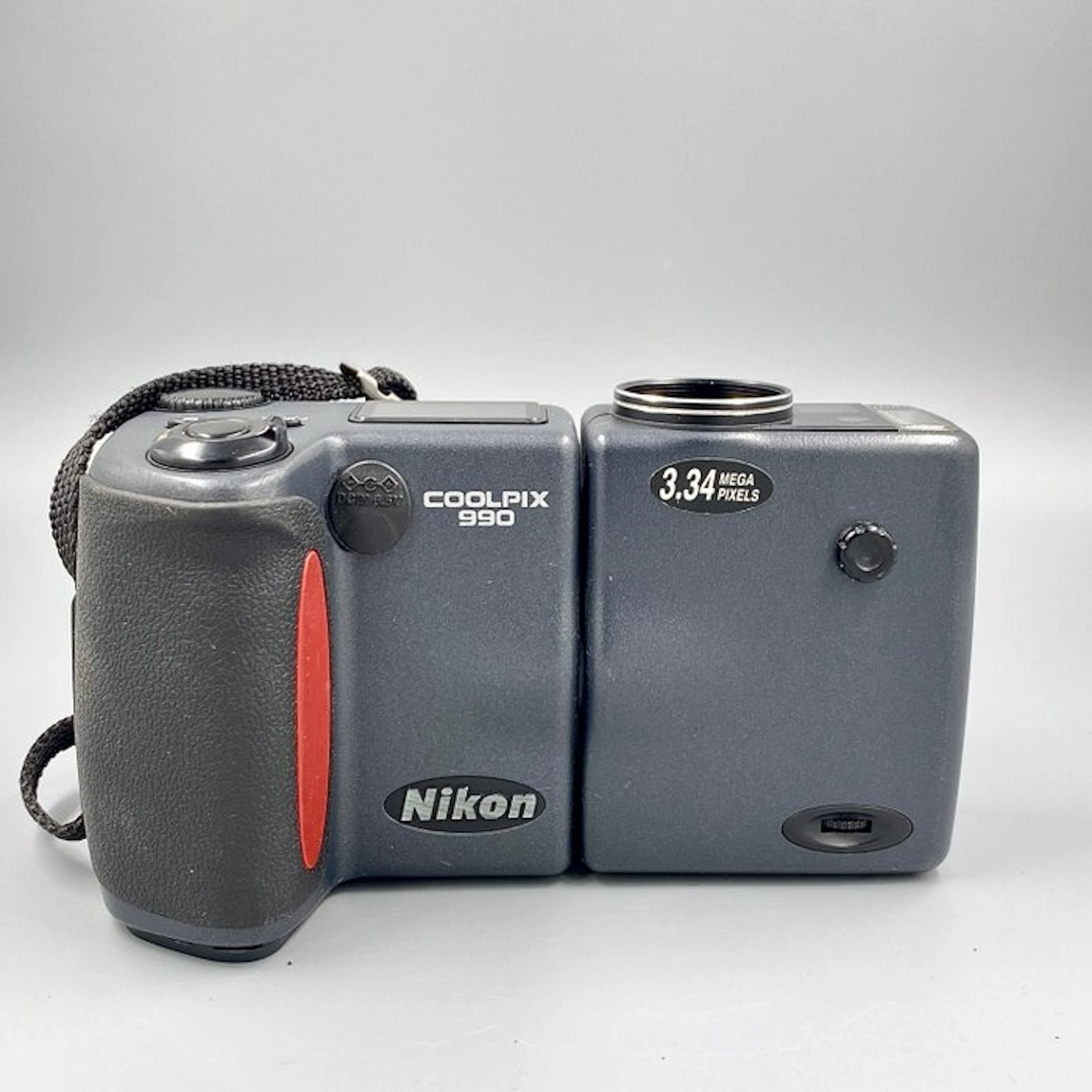 Nikon COOLPIX 990 Digital camera