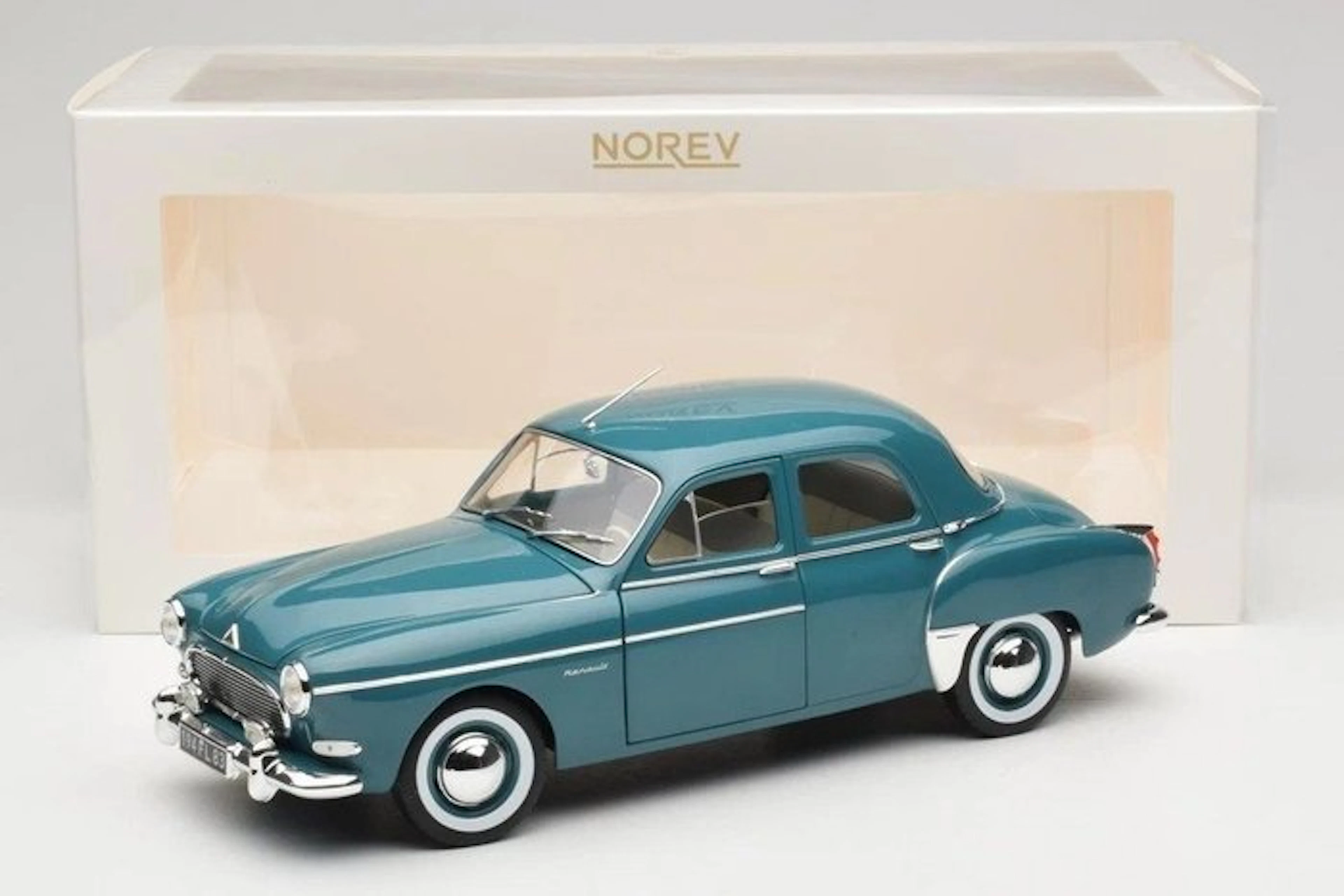 Norev 1:18 - Model car - Renault Frégate