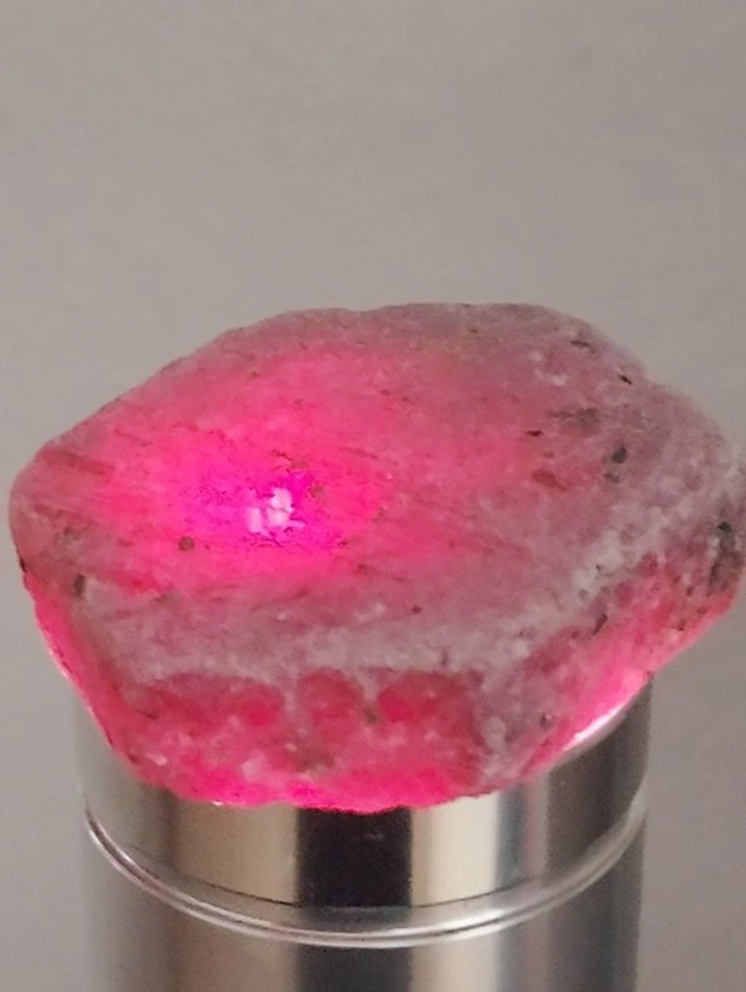 Ruby Rough - Height: 4 cm - Width: 3.3 cm- 40.48 g - (1)