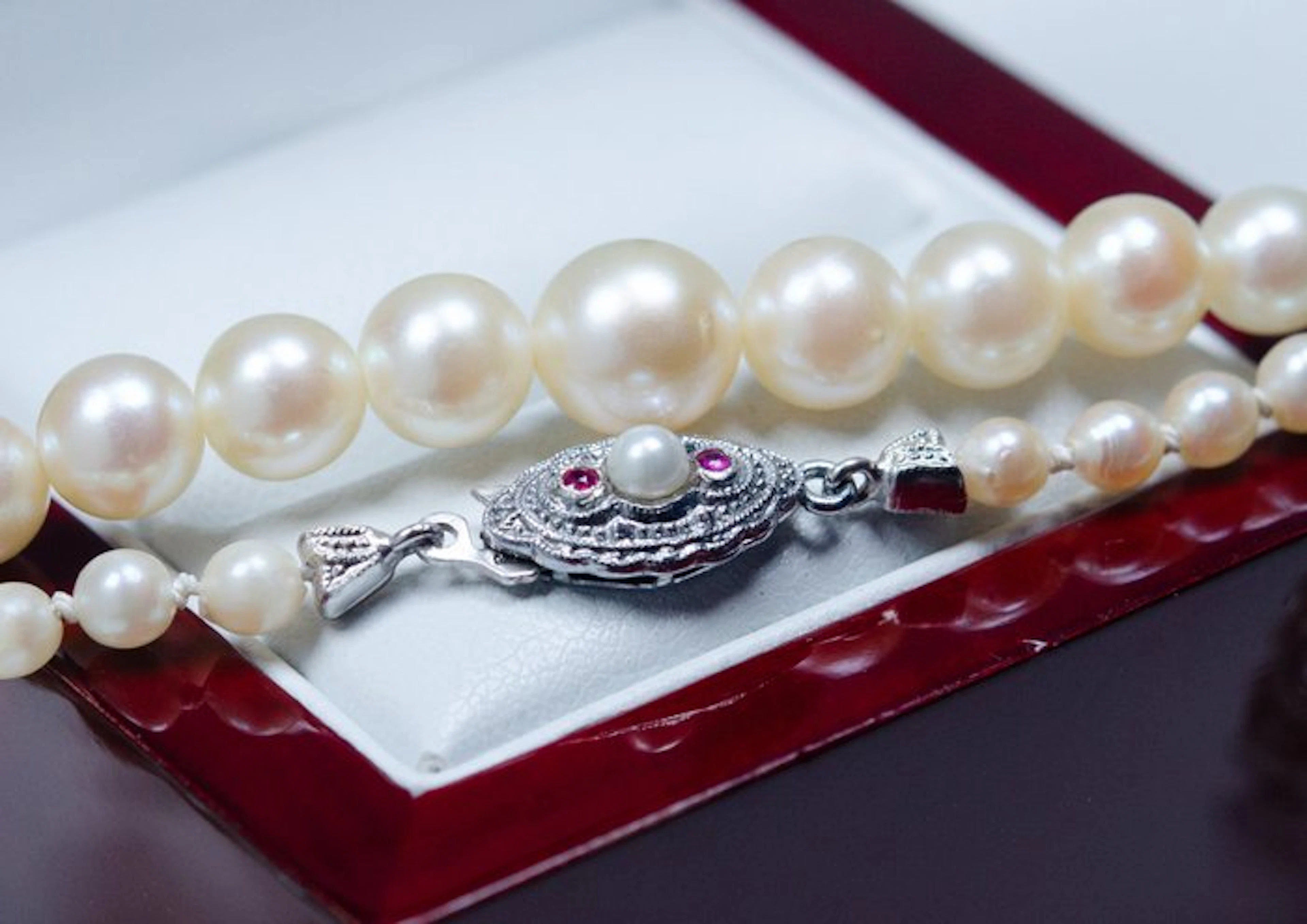 No reserve price - Necklace - 835 silver - Ø 4 to 8.5 mm Akoya pearls - rubies