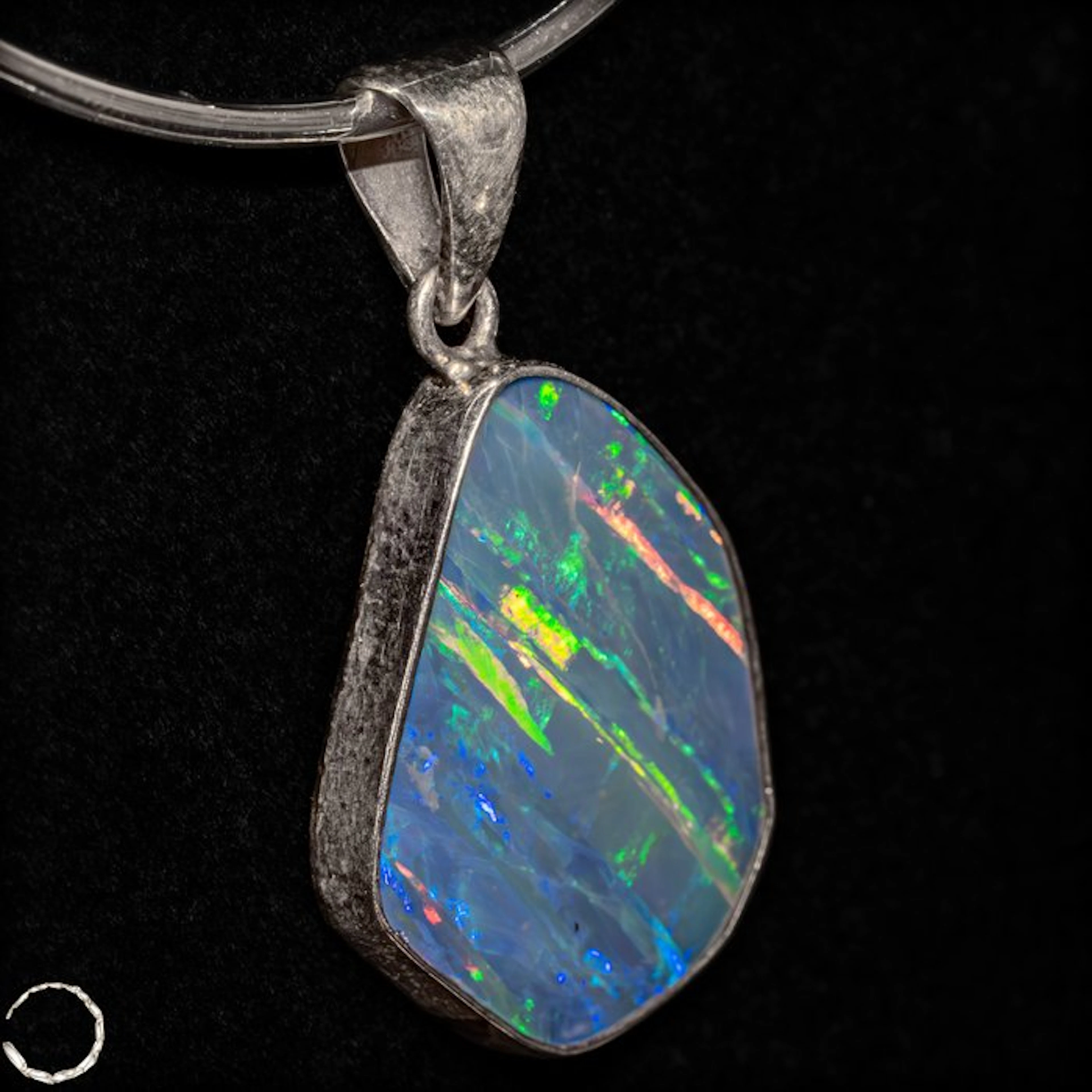 Unique Blue Cliff Opal – A dance of light from the heart...