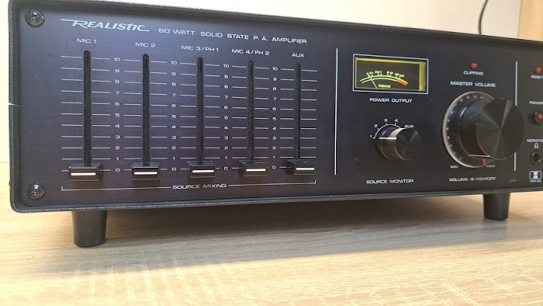 Realistic - MPA-80 Solid state professional PA amplifier