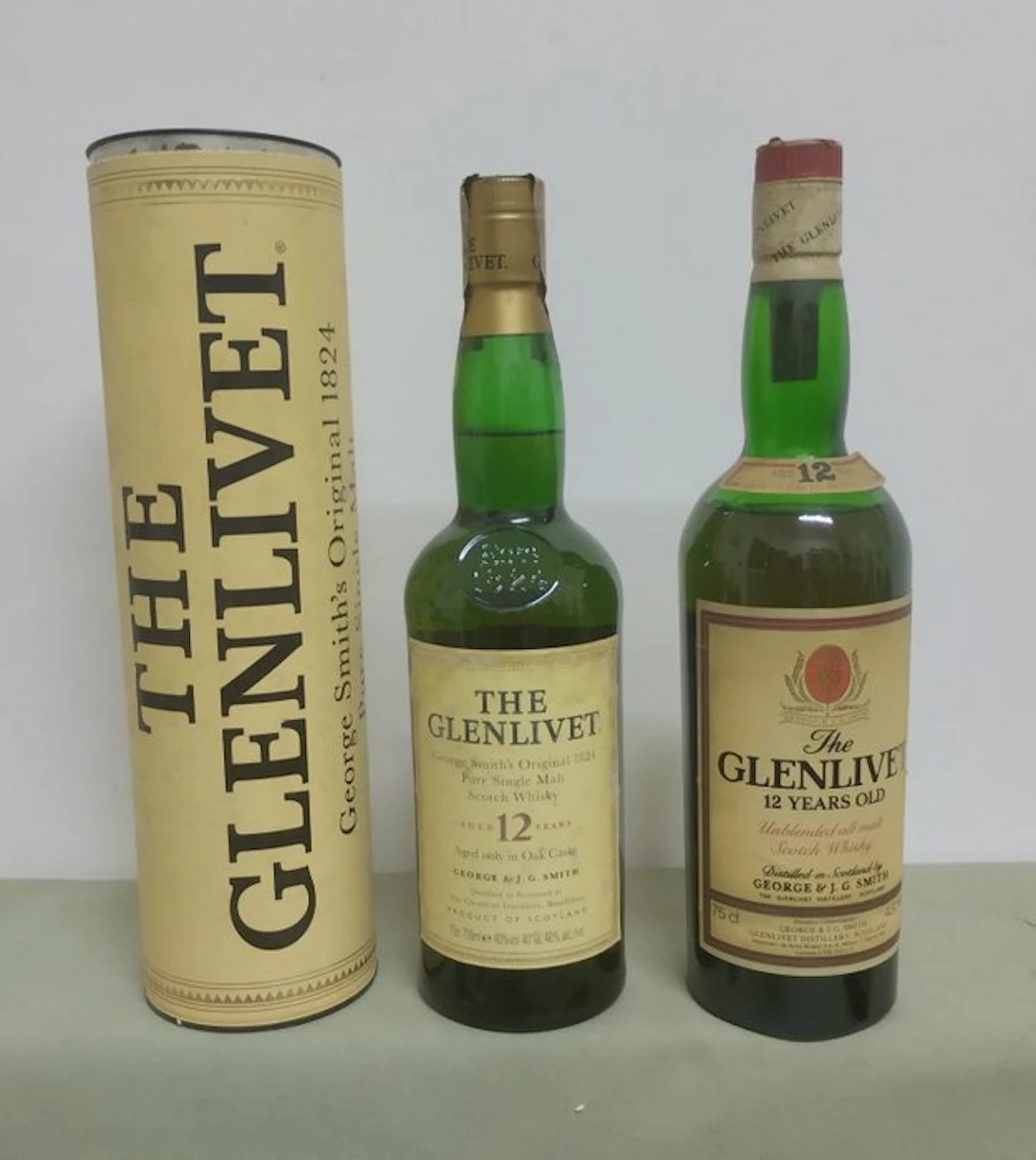 Glenlivet 12 years old - b. 1980s, 1990s - 75cl, 70cl - 2 bottles