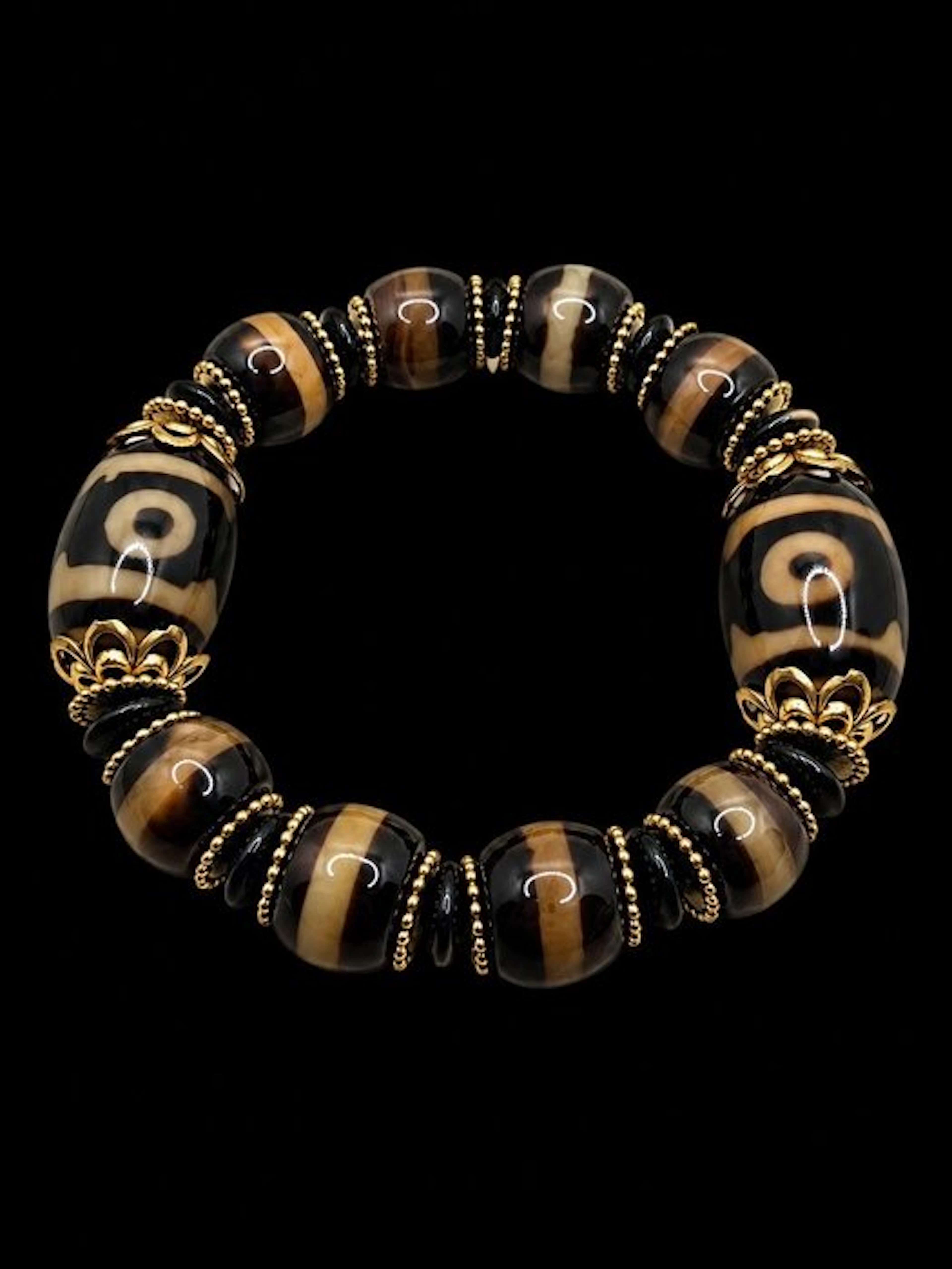 Exclusive Tibetan bracelet with Tiger Tooth Dzi - Supreme...