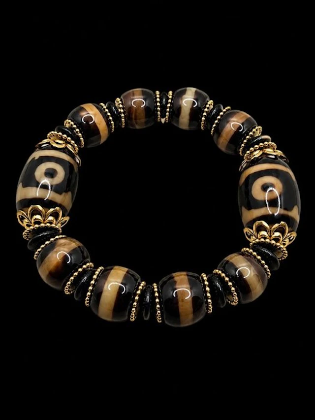 Exclusive Tibetan bracelet with Tiger Tooth Dzi - Supreme...