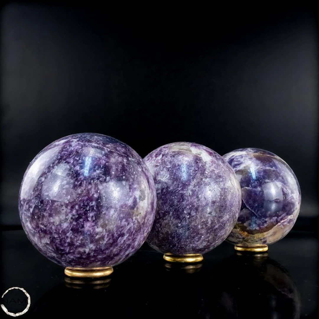 Unicorn Stone Sphere Set – Three fascinating spheres in...