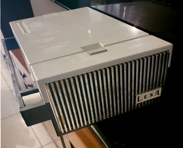 LESA - Borneo Portable Suitcase Record player