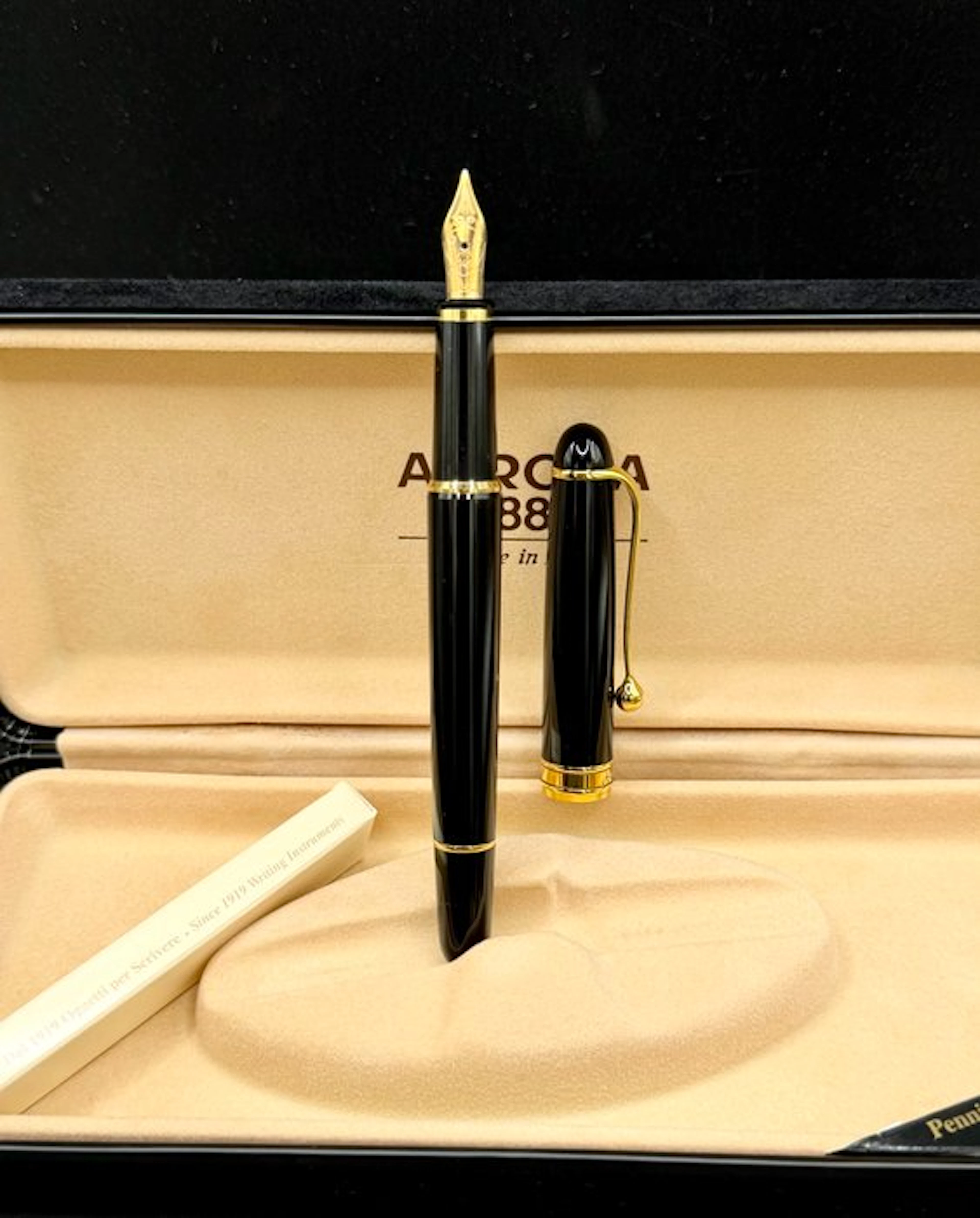 Aurora - 810 - Fountain pen
