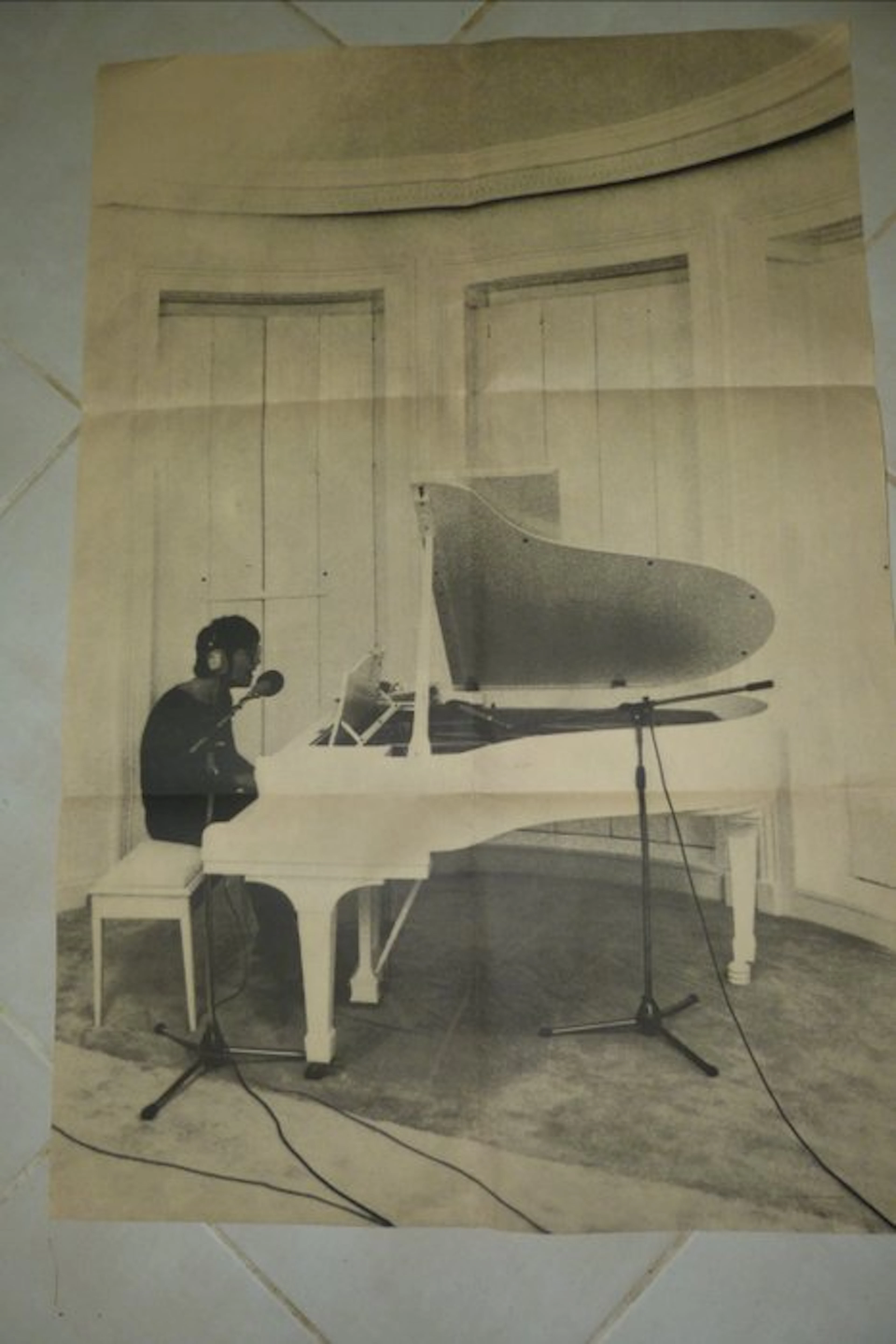 Peter Fordham - The BEATLES John Lenon au piano...