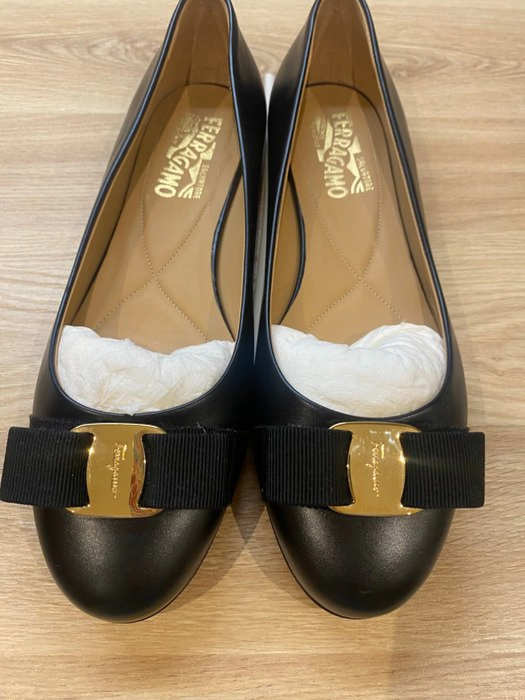 Salvatore Ferragamo - Flat shoes - Size: EU 38.5