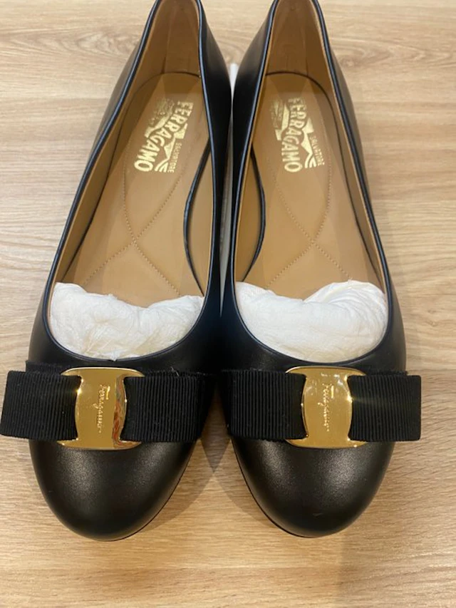 Salvatore Ferragamo - Flat shoes - Size: EU 38.5