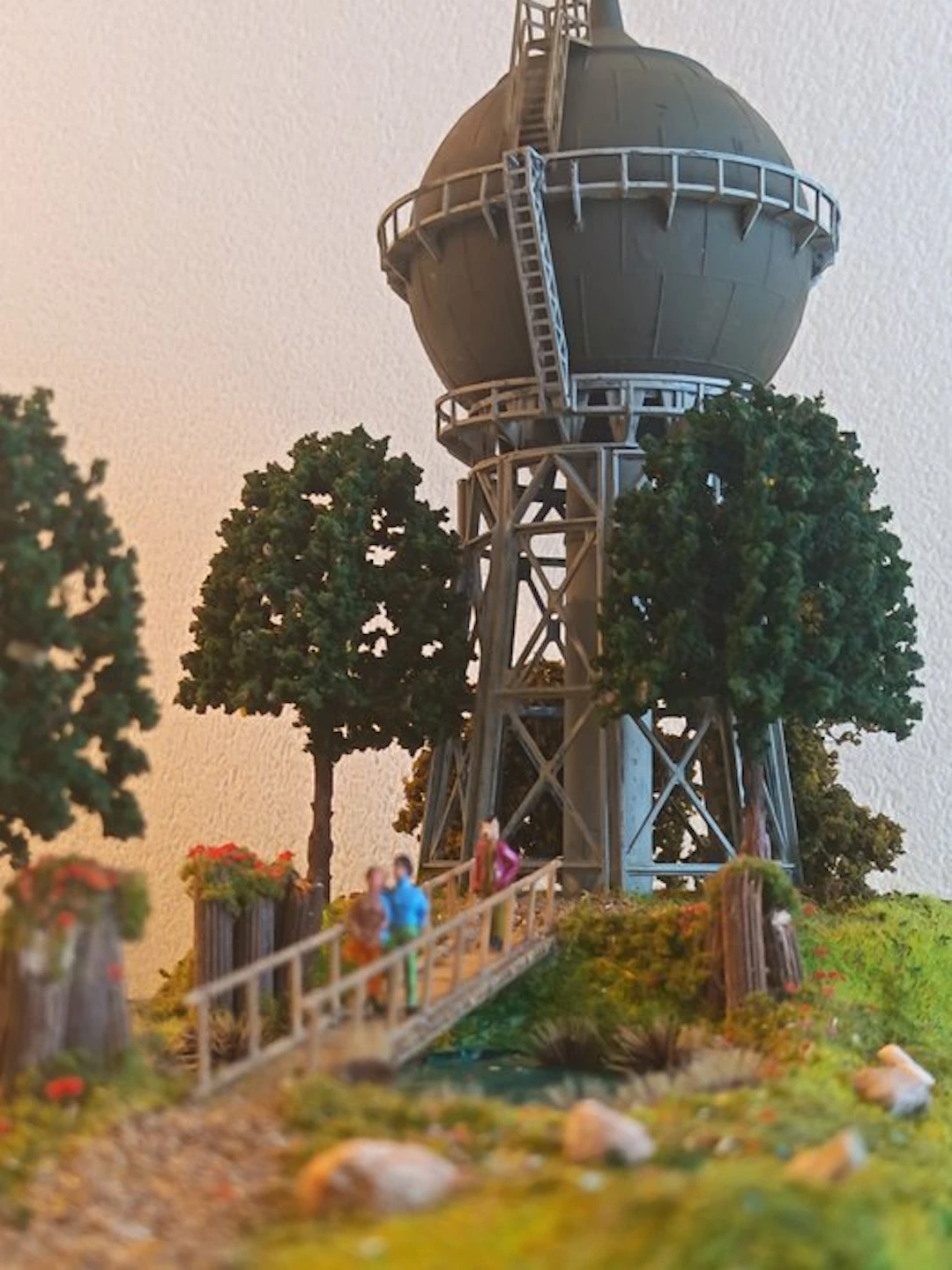 Faller H0 - Model train scenery (1) - Water tower in nature, hand-painted