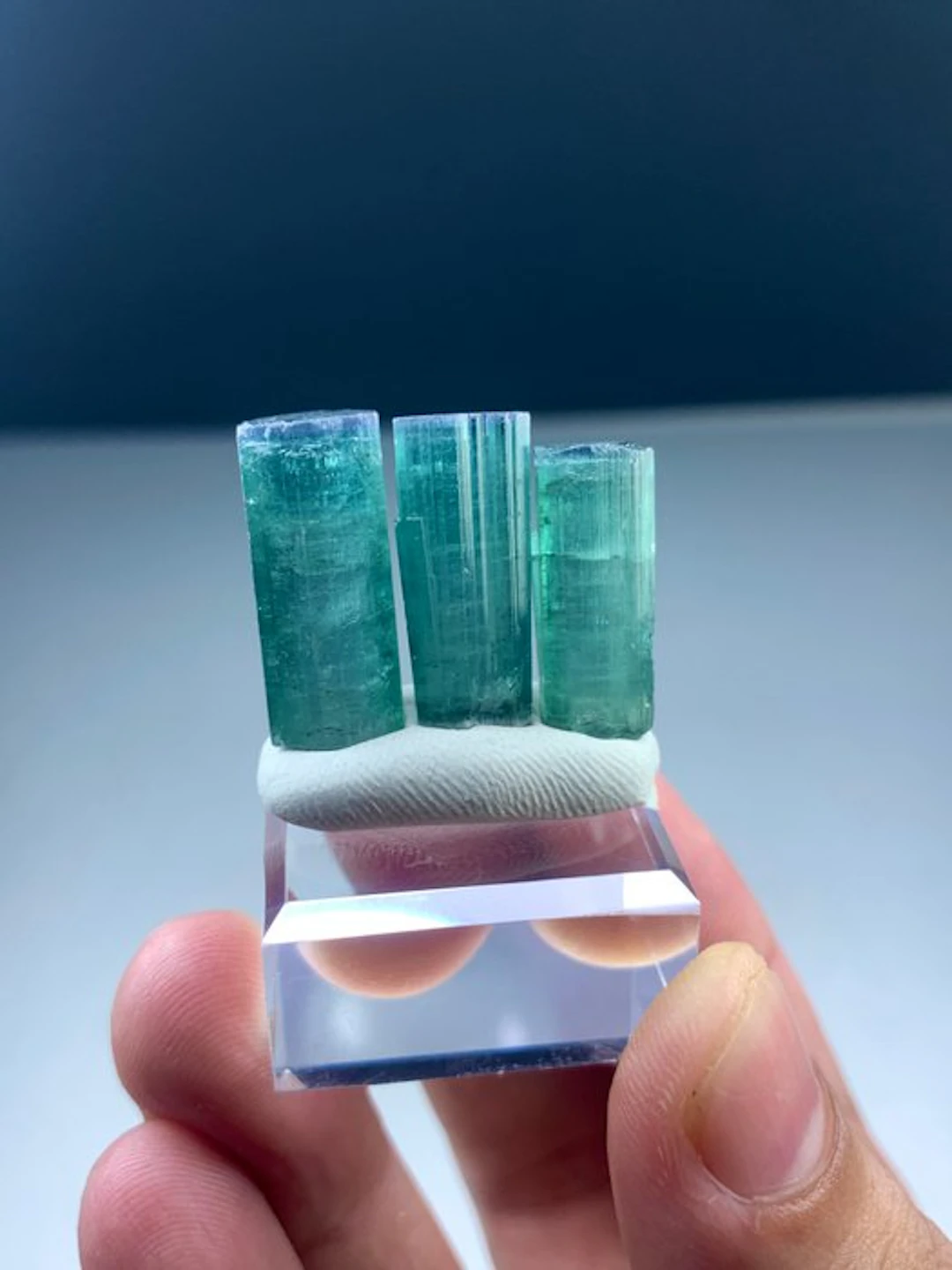 Blue tourmaline Crystals - Height: 22 mm - Width: 7 mm- 11 g - (1)