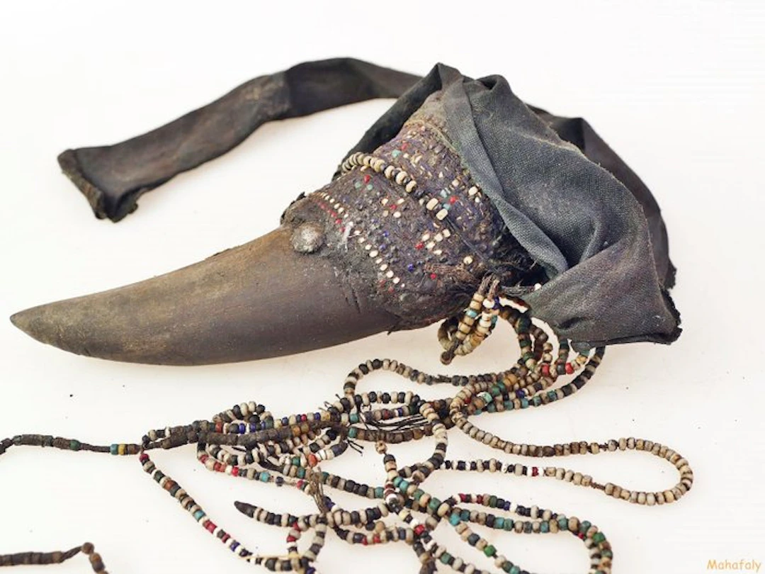 Fetish figure - Sakalava - Madagascar - Amulet, Magic Horn