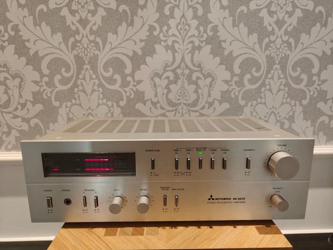 Mitsubishi - DA-U630 Solid state integrated amplifier