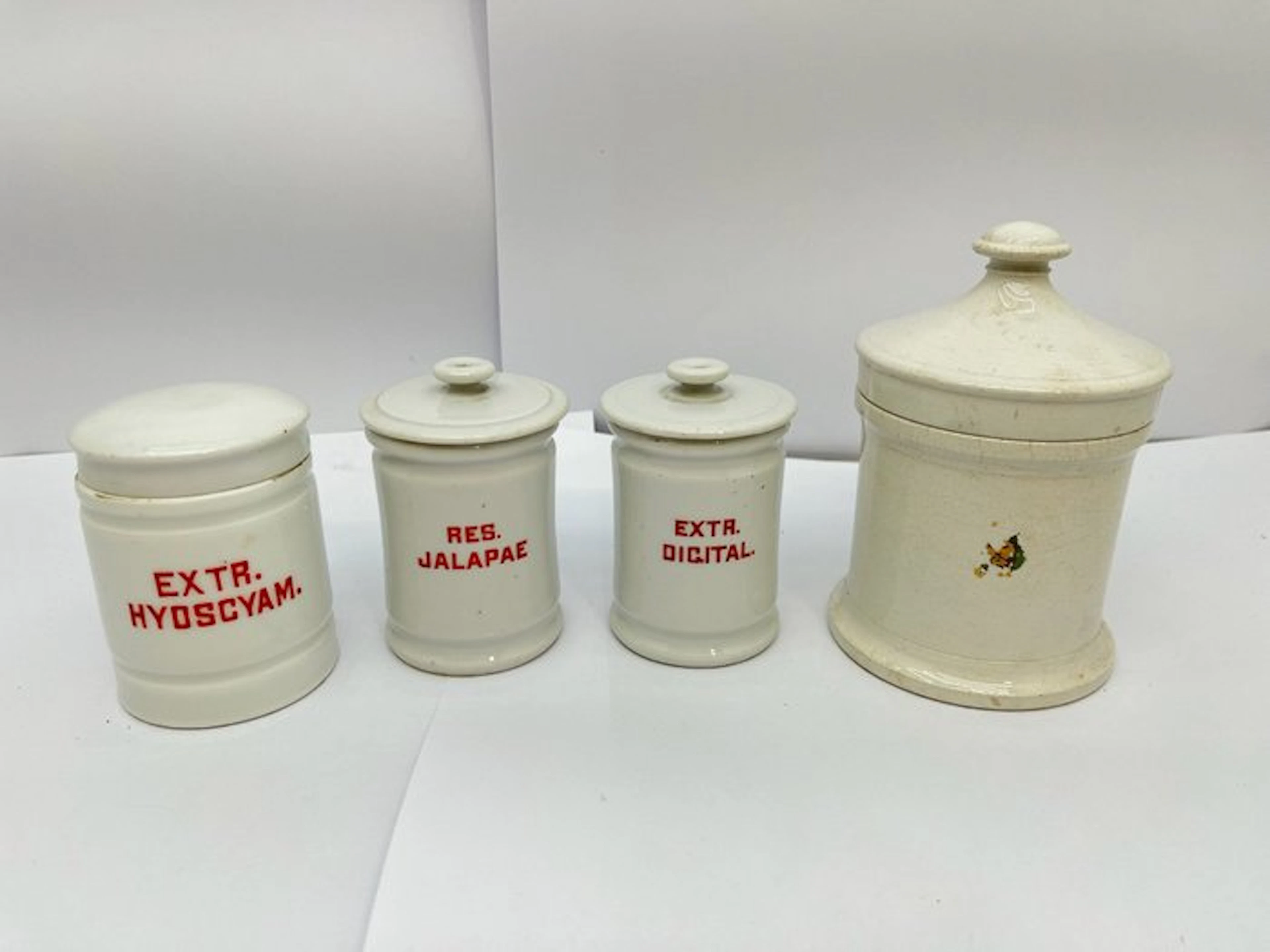 Pharmacy jar (4) - Porcelain - Late 19th century