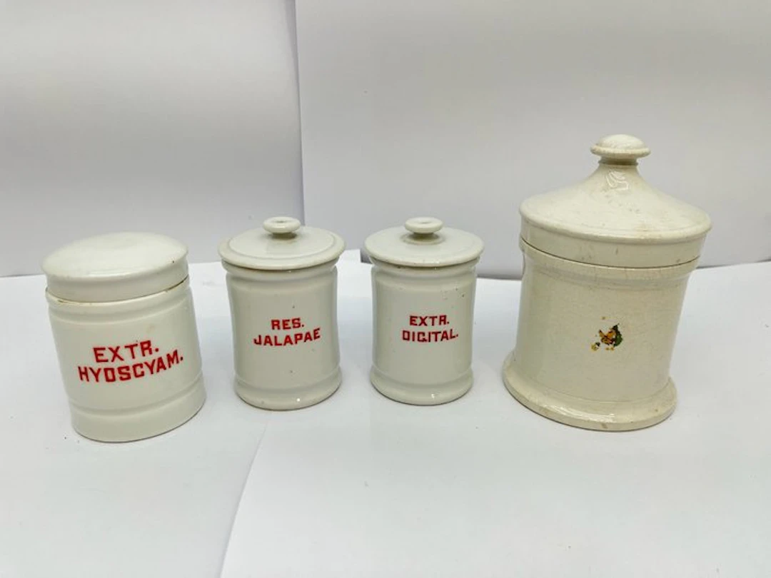 Pharmacy jar (4) - Porcelain - Late 19th century