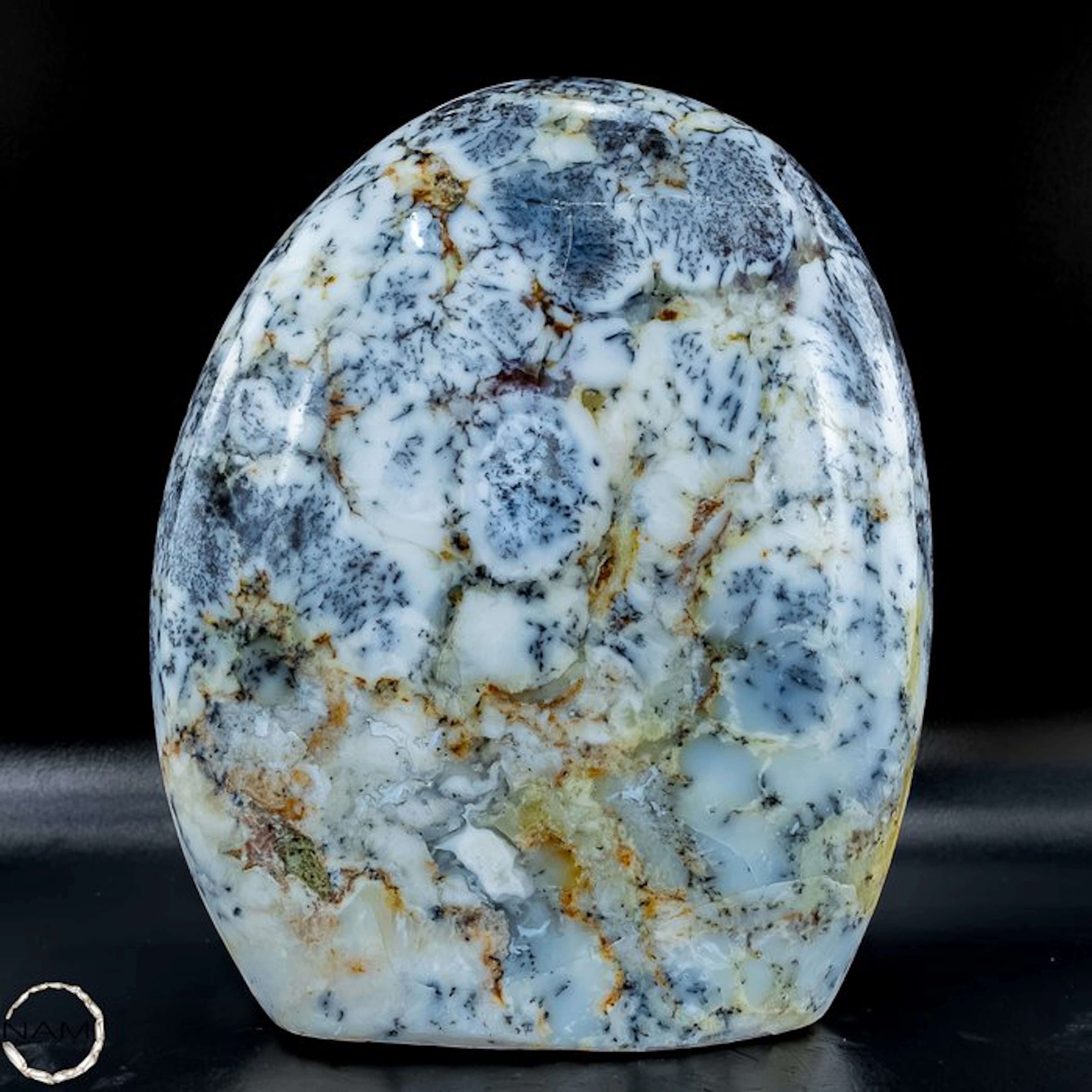 Extraordinary Lilia opal freeform from Madagascar – large...