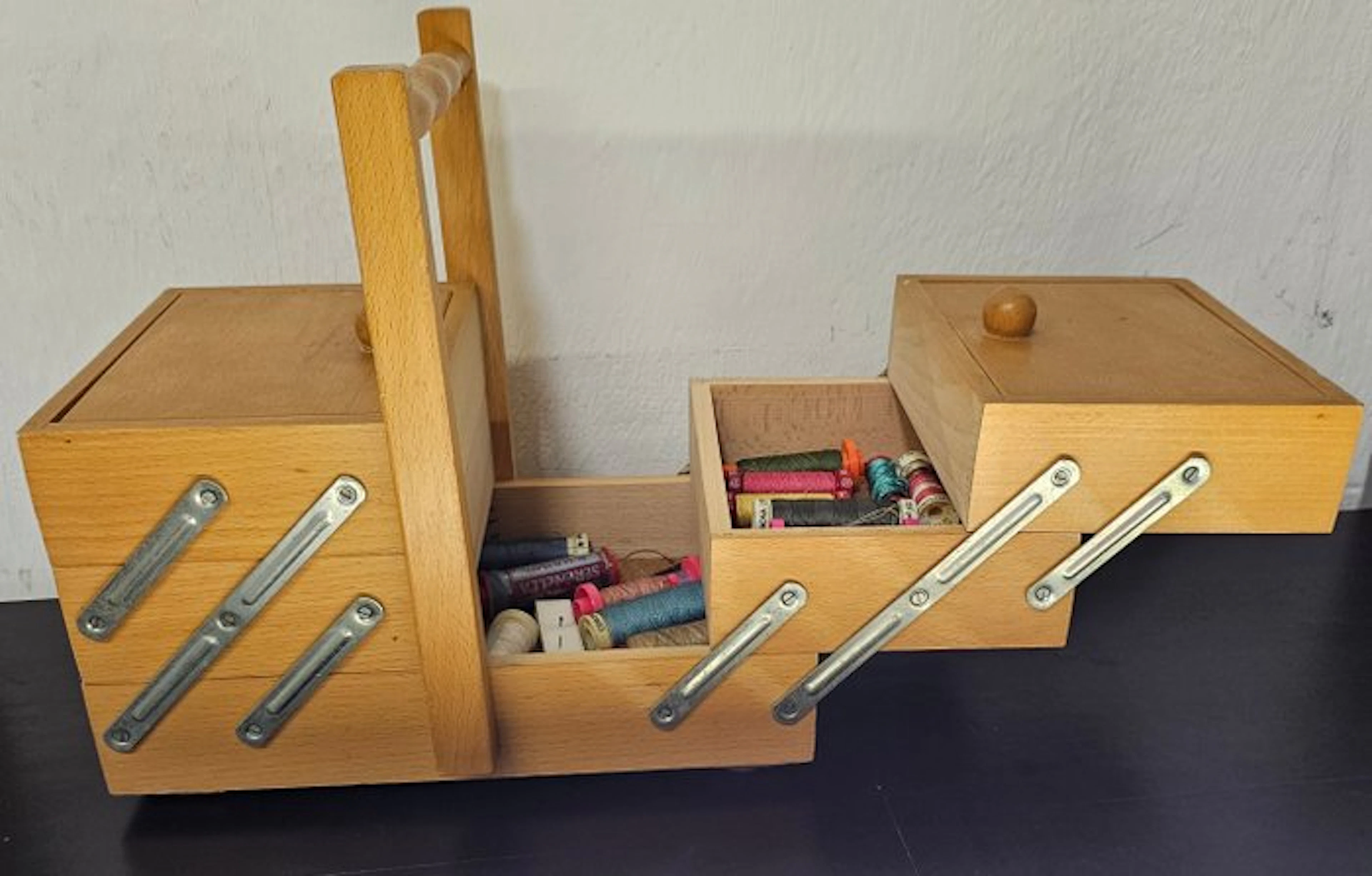 Sewing box - Wood