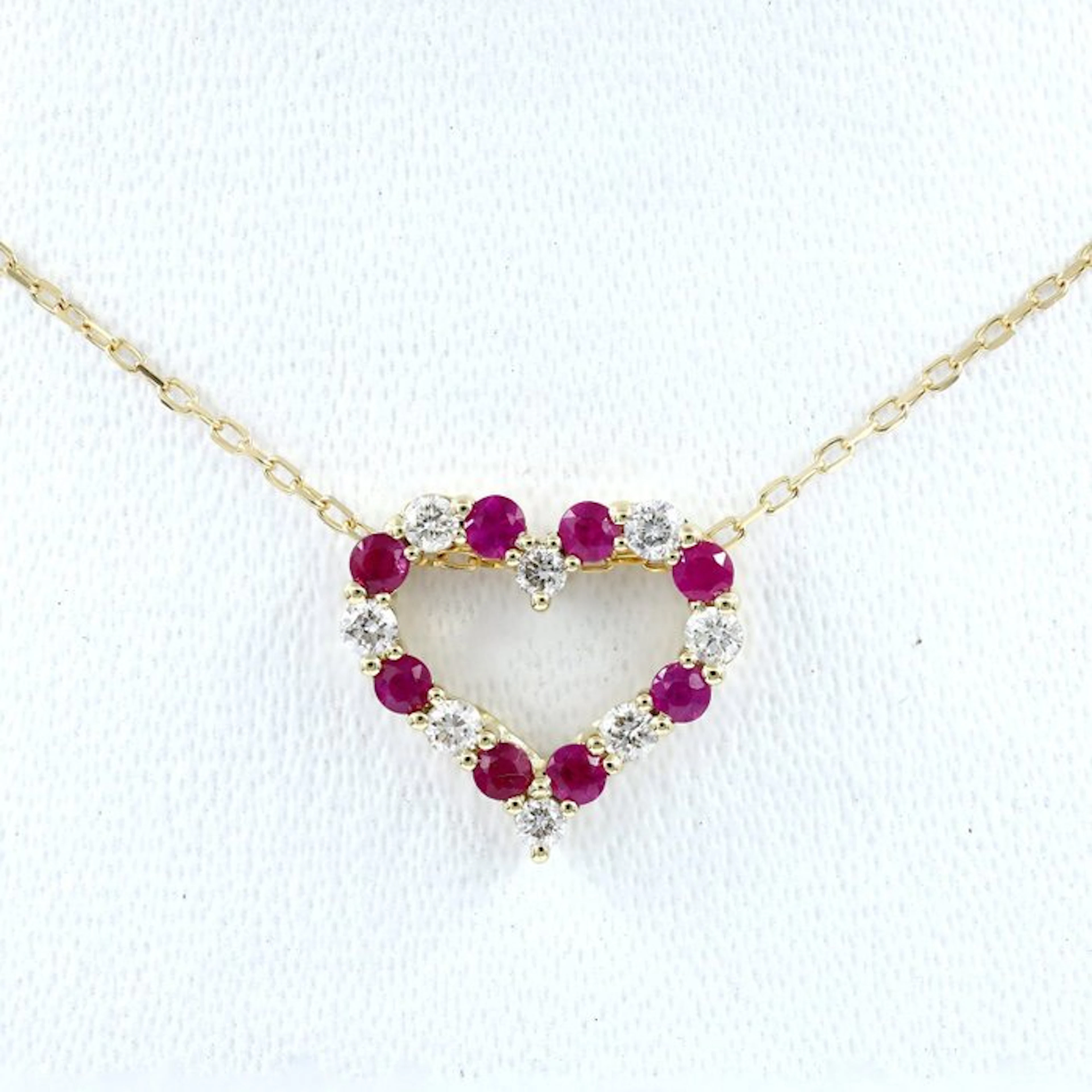 Necklace with pendant - 14 kt. Yellow gold - 0.62ct. tw. Ruby - Diamond