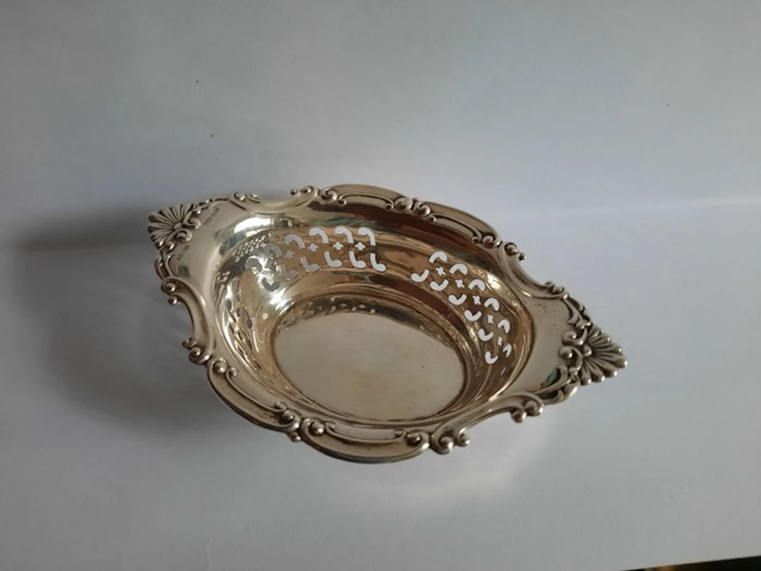 Centrepiece - .925 silver - Nut bowl, openwork, 925.