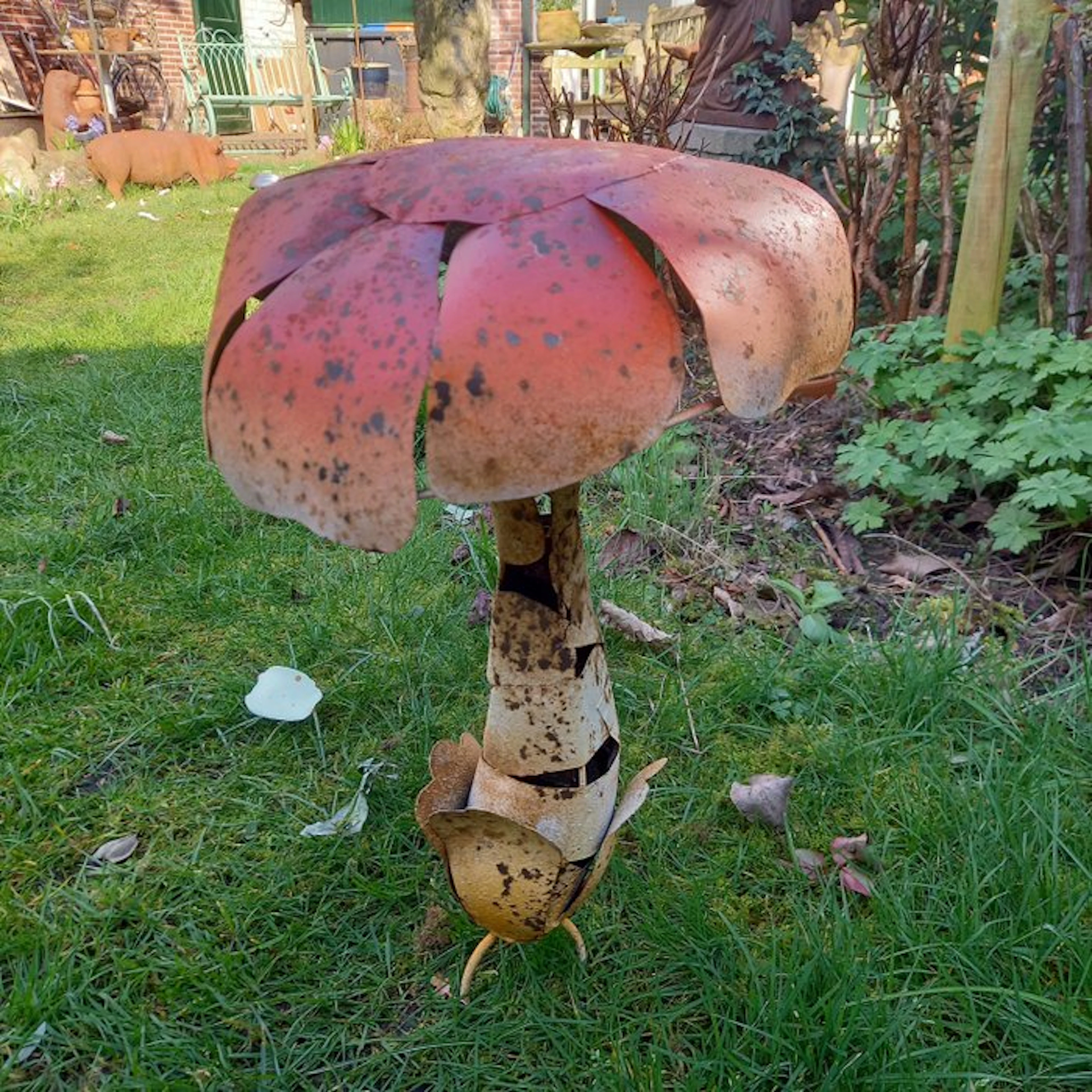 Sculpture, GARDEN DECORATION "MUSHROOM" - 39 cm - Metal