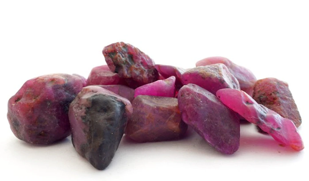 Ruby 141 carats of rough, untreated ruby crystals- 28.35 g