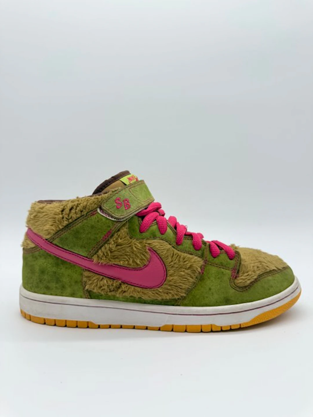 Nike - Nike SB Dunk Mid Mama Bear - Sneakers - Size: EU 42 - Vintage