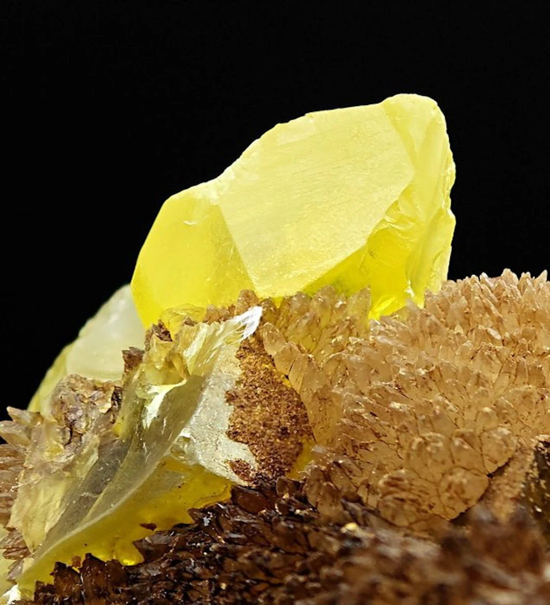 RARE YELLOW SULFUR on Aragonite