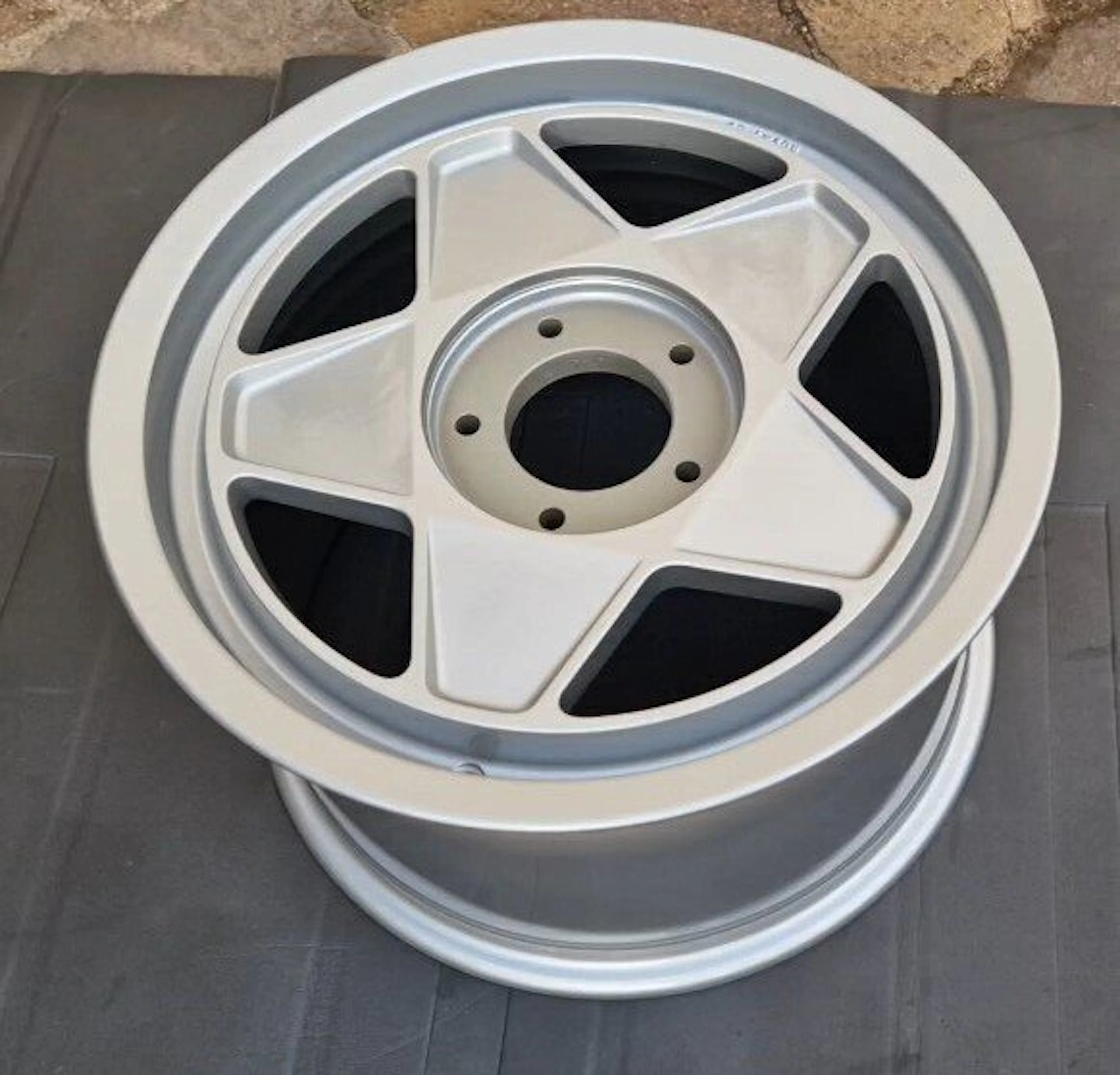 Ferrari Testarossa Monodado Original Rear wheel 10J x 16...