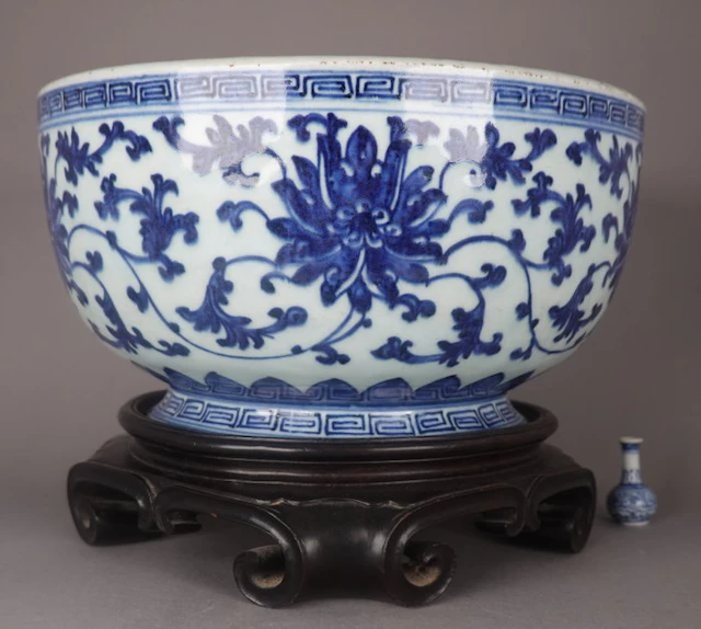 Yongzheng (1724-1735) - Large Dice Bowl - Bowl - Large...
