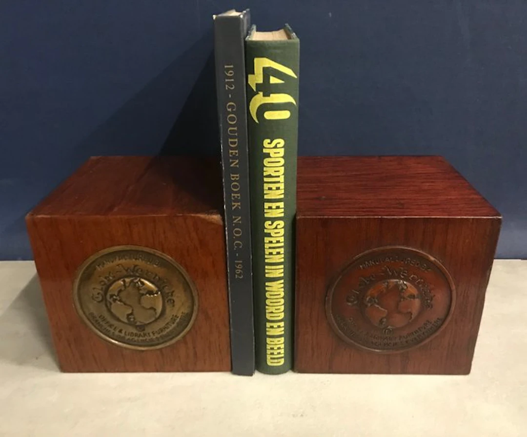 Globe Wernicke - Bookends (2) - Wood