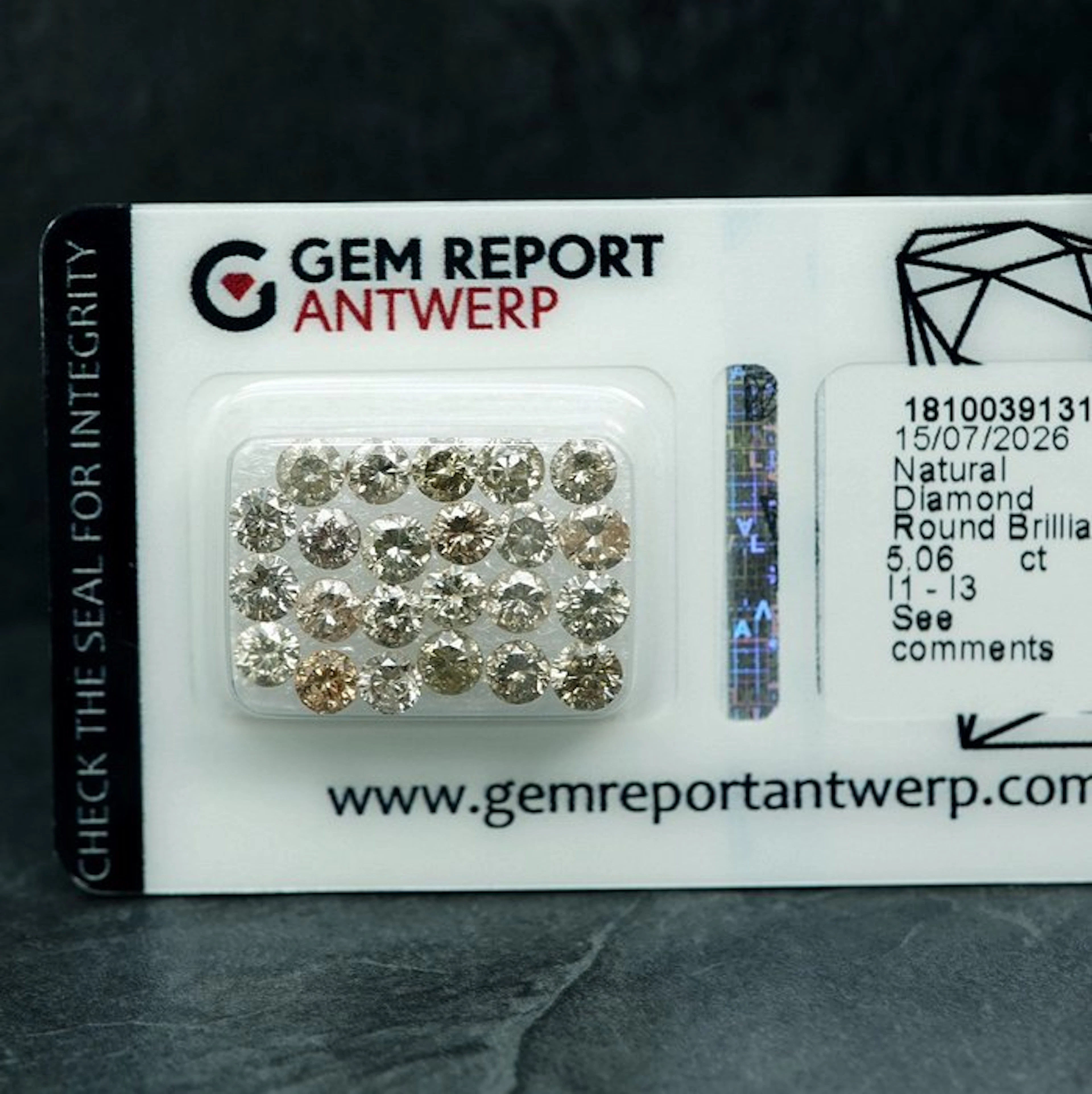 No reserve price - 23 pcs Diamond (Natural coloured)...