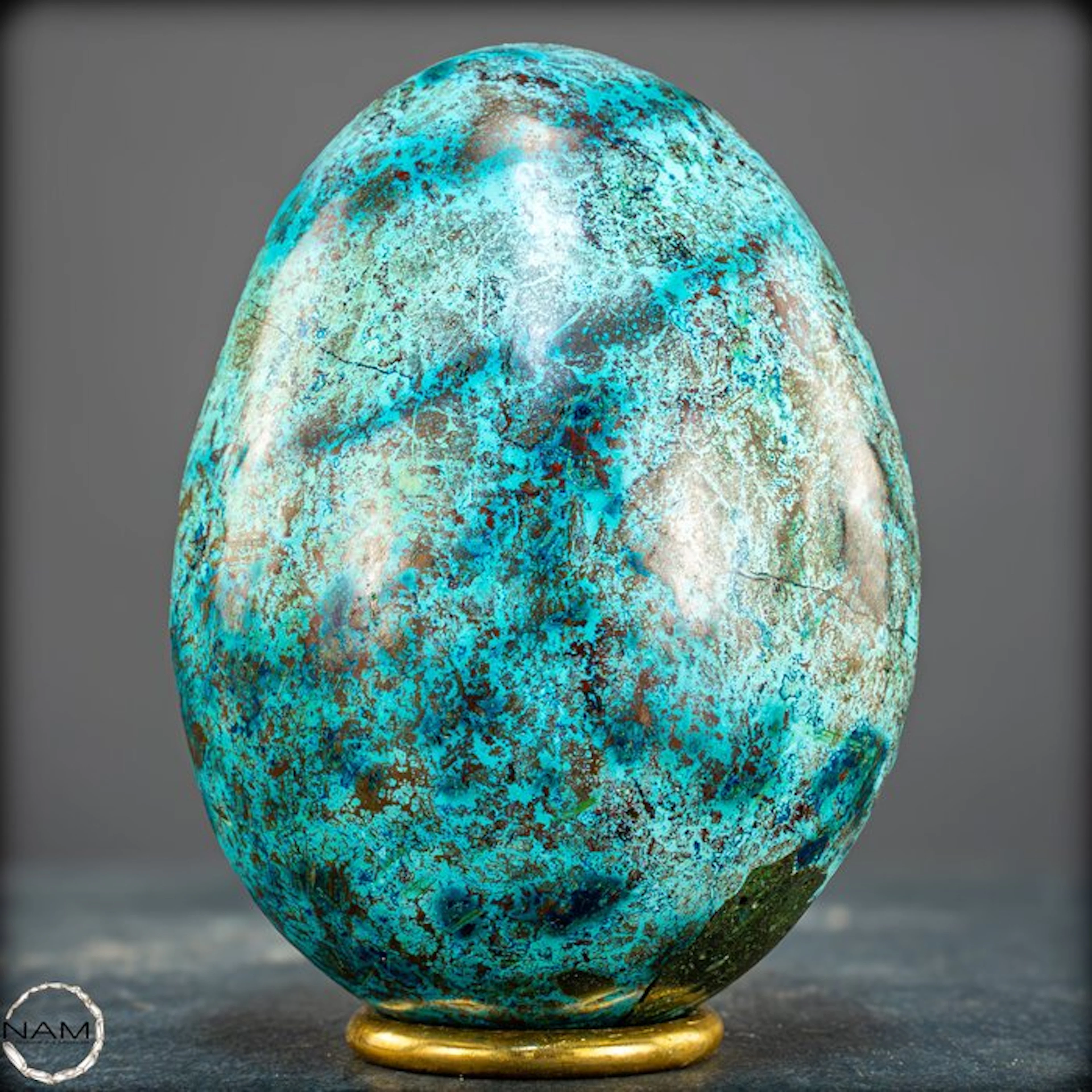 Fascinating Azurite Egg – Intense color play in a...