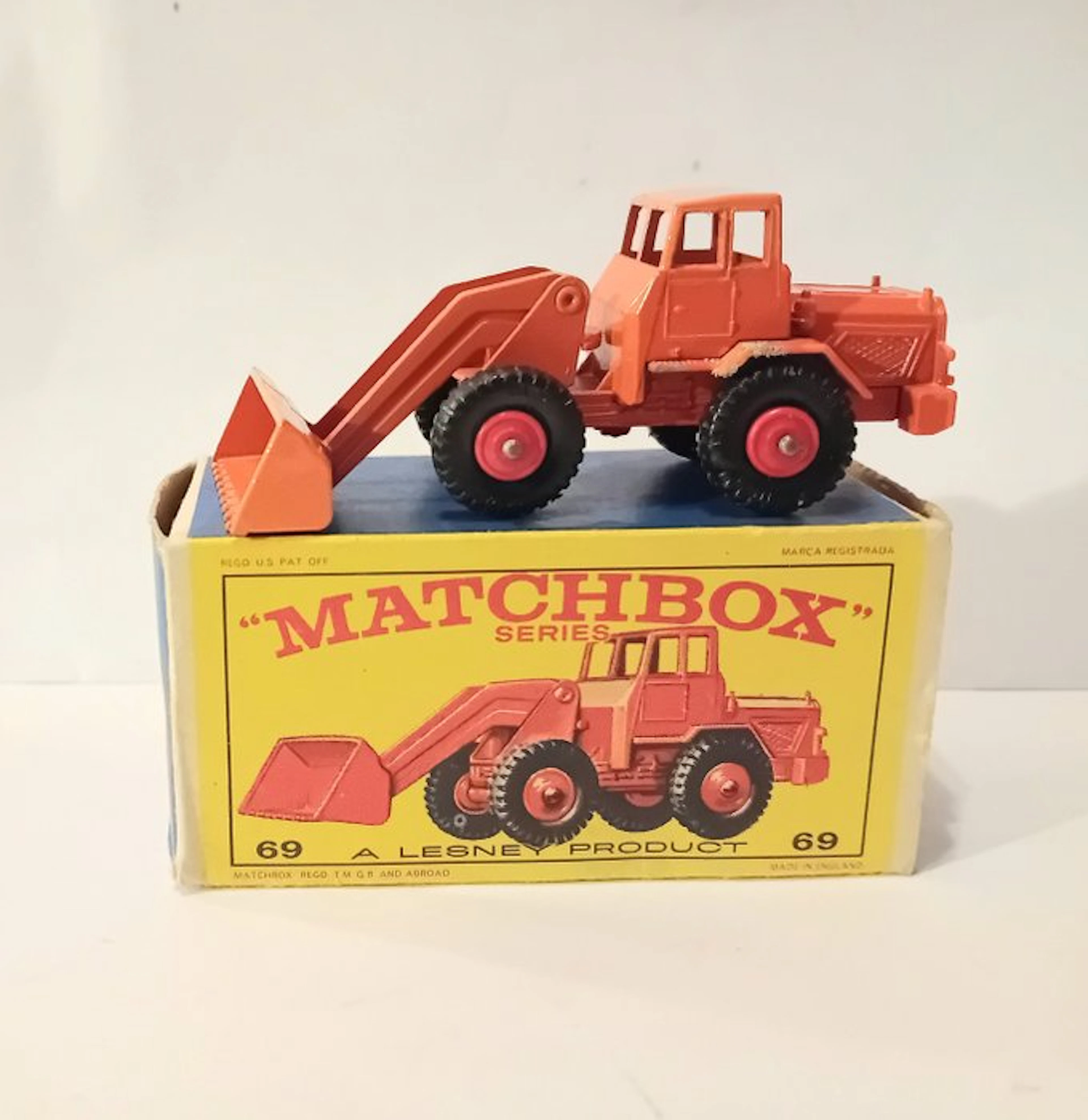 Matchbox 1:64 - Model earthworks machinery - Hatra Tractor Shovel (69)