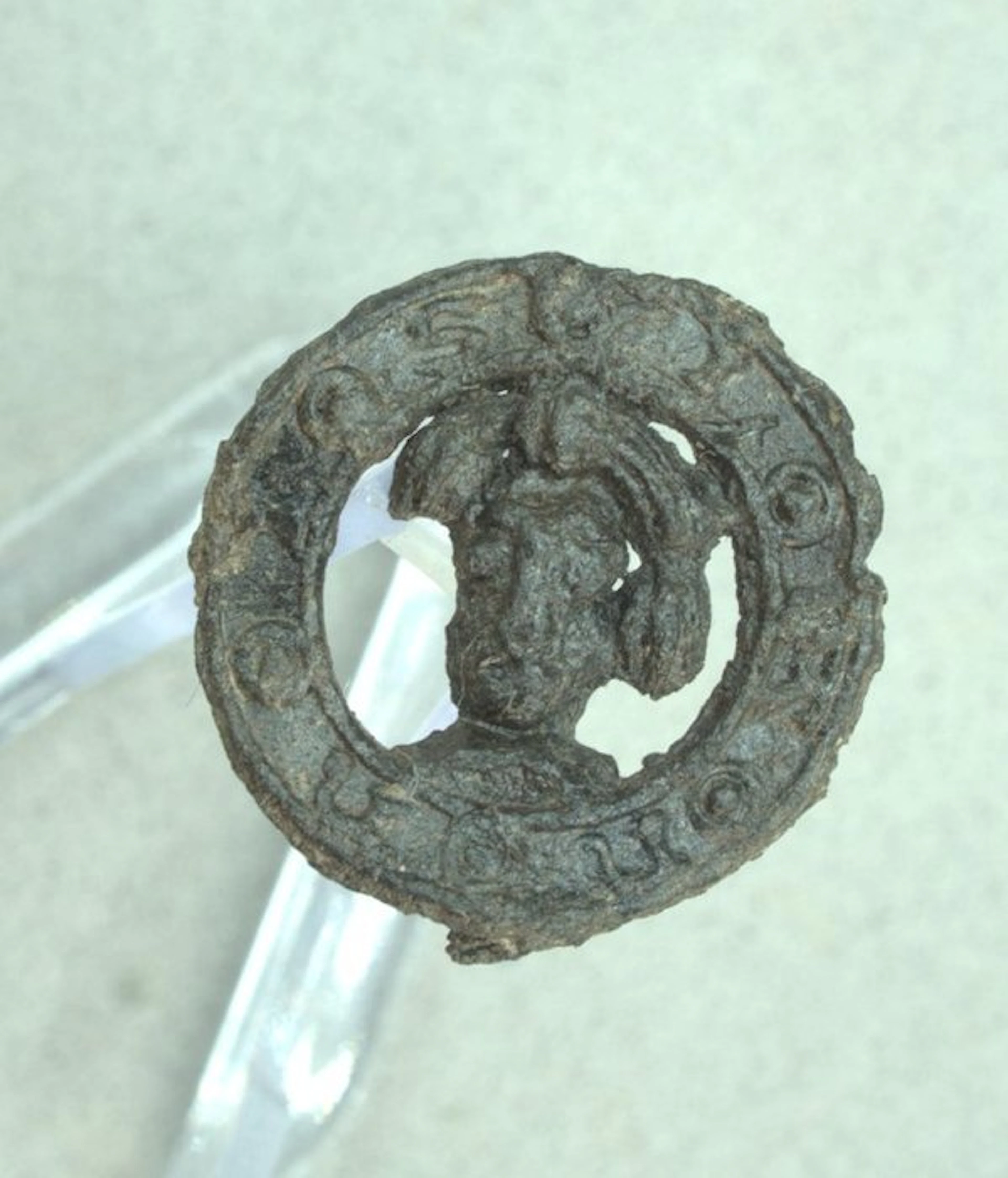Medieval pewter Pilgrim's Badge with head - 17 mm (No reserve price)