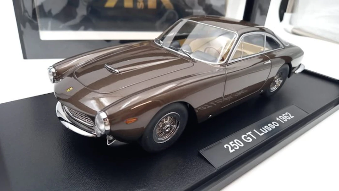 KK Scale 1:18 - Model car - Ferrari 250 GT Lusso 1962 - (cod.S31)