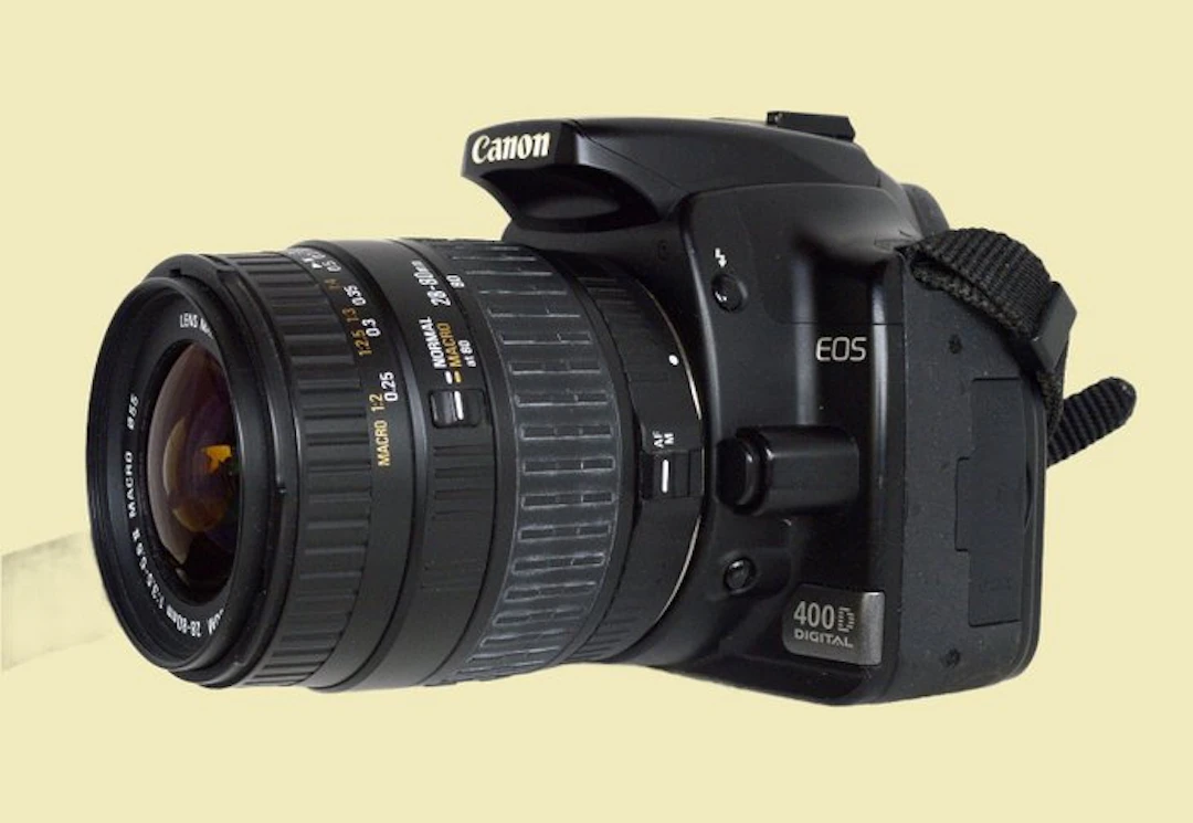 Canon EOS 400D + Sigma zoom 28-80mm lens Digital camera