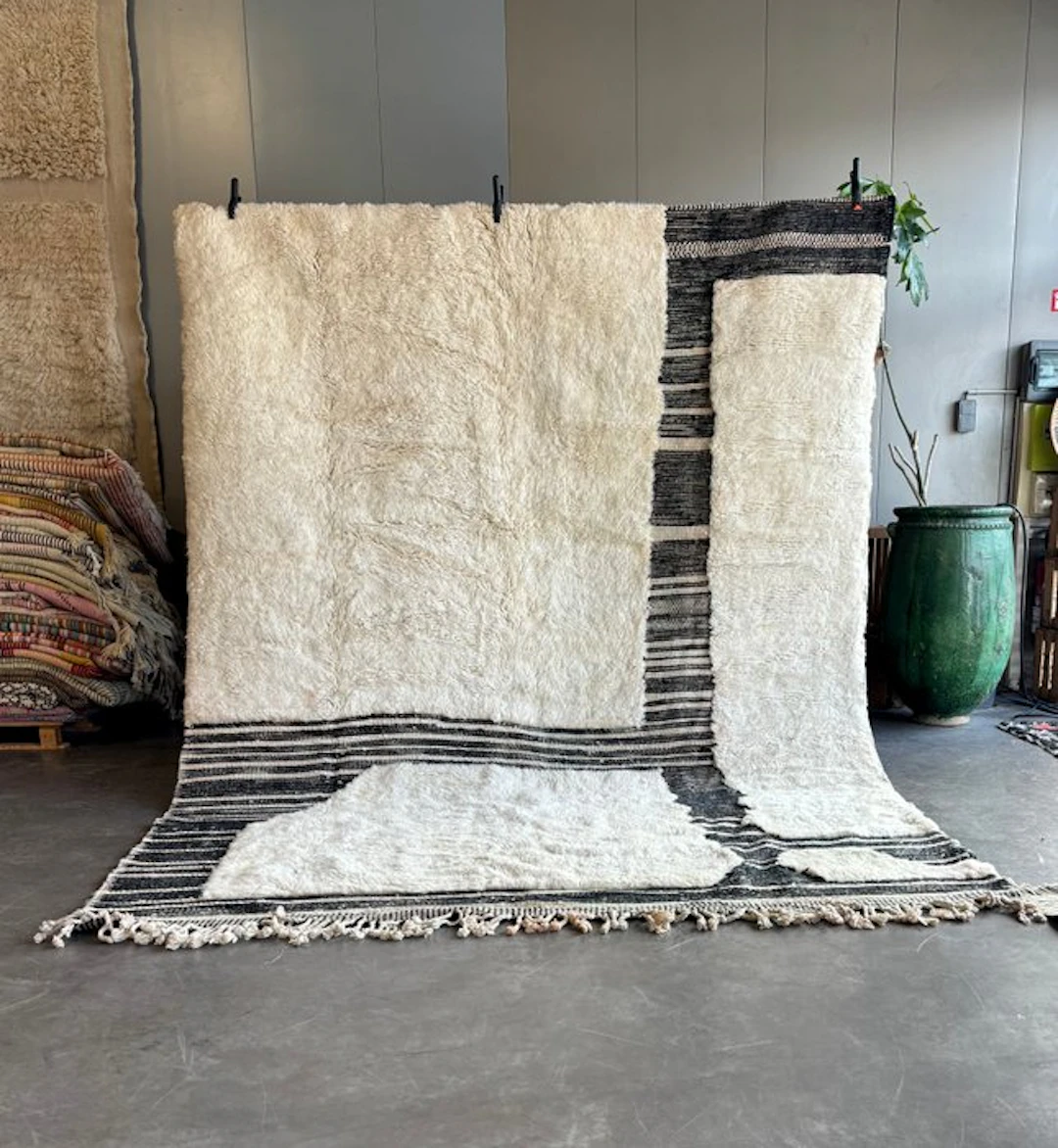 Large Moroccan Berber Hand Made Wool Rug From Mrirt - Rug...