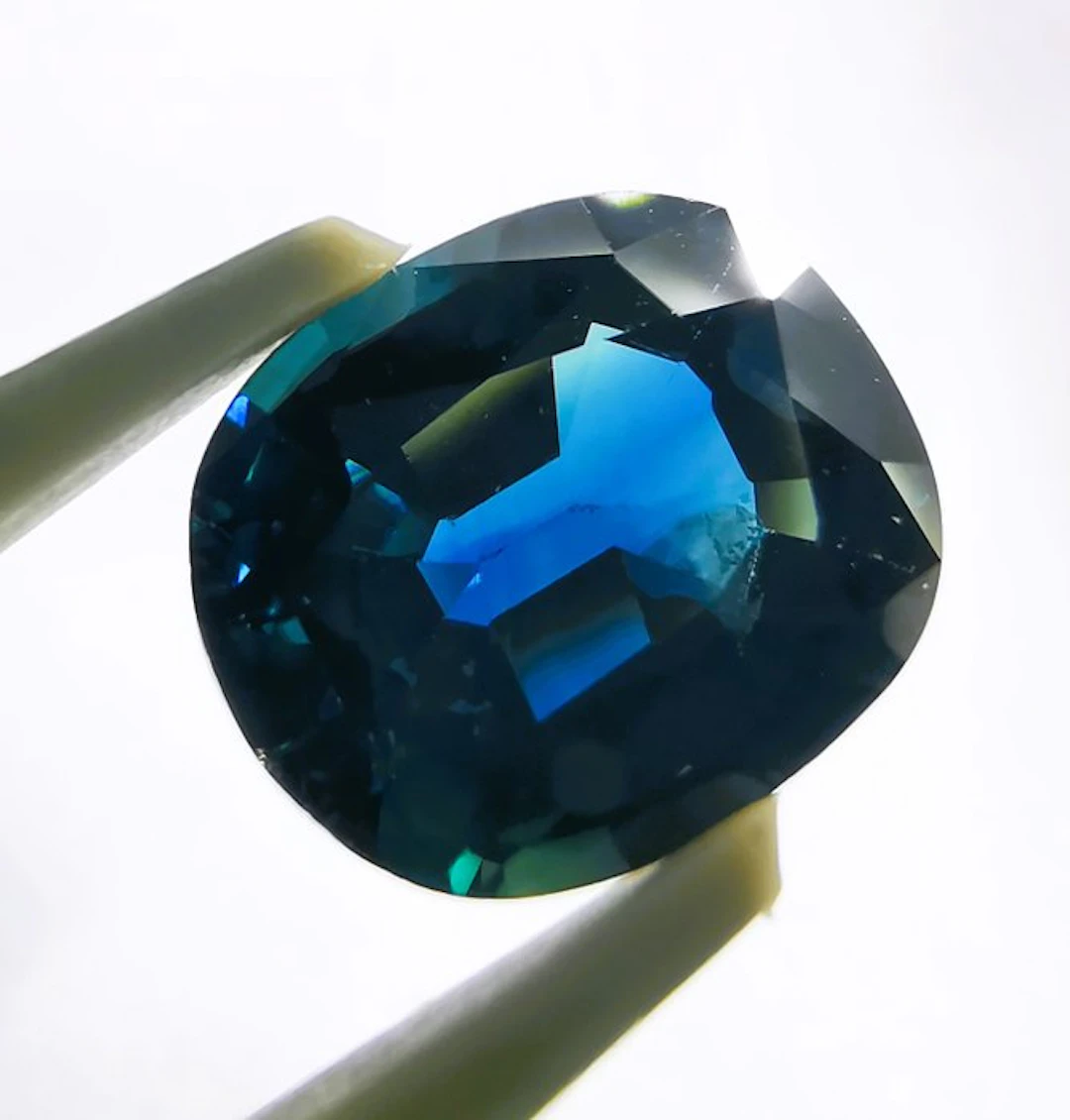 No reserve price - 1 pcs Blue Sapphire - 3.98 ct...